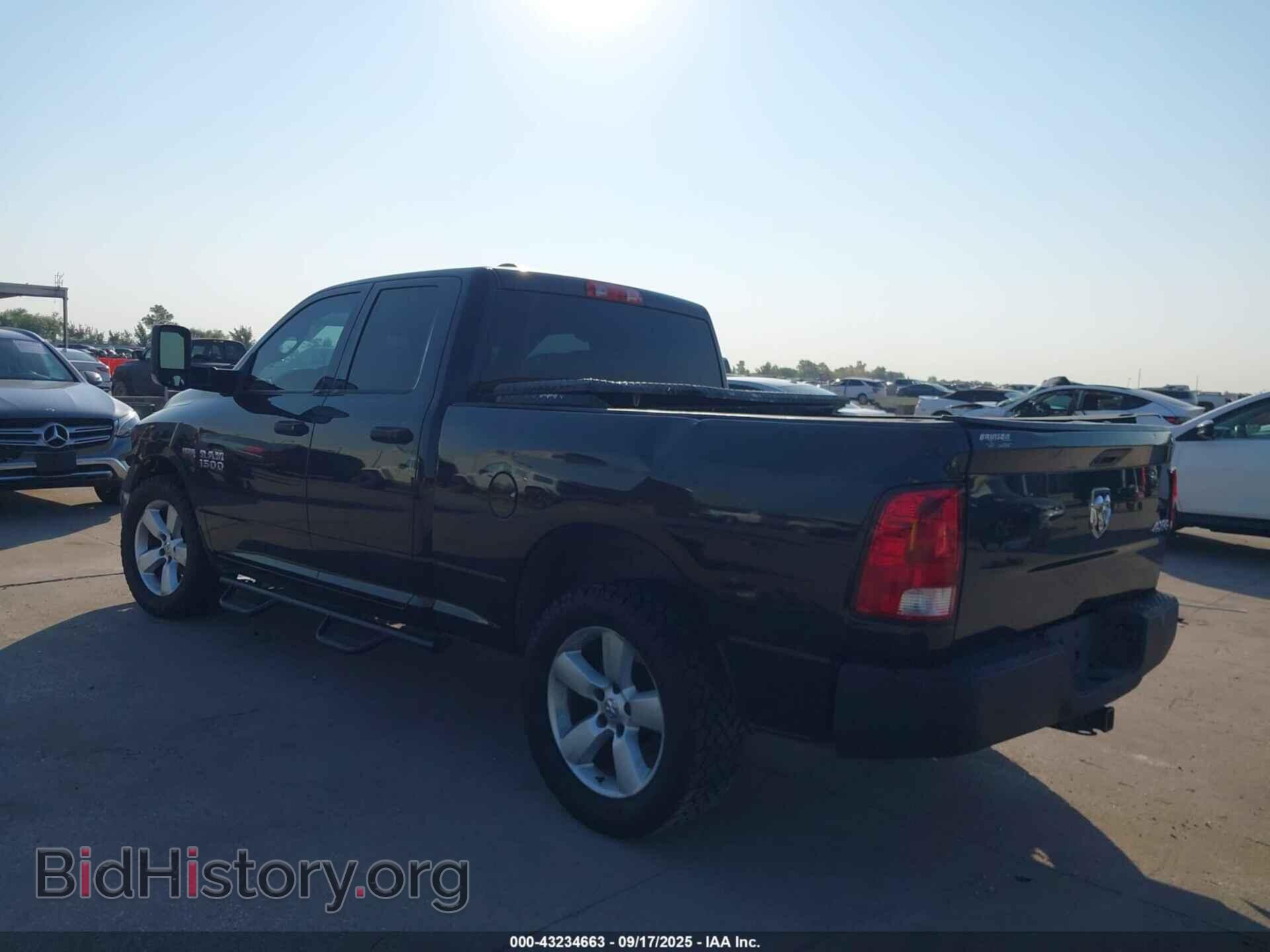 2018 RAM 1500 - VIN: 1C6RR7FT1JS103819 - Фото 3
