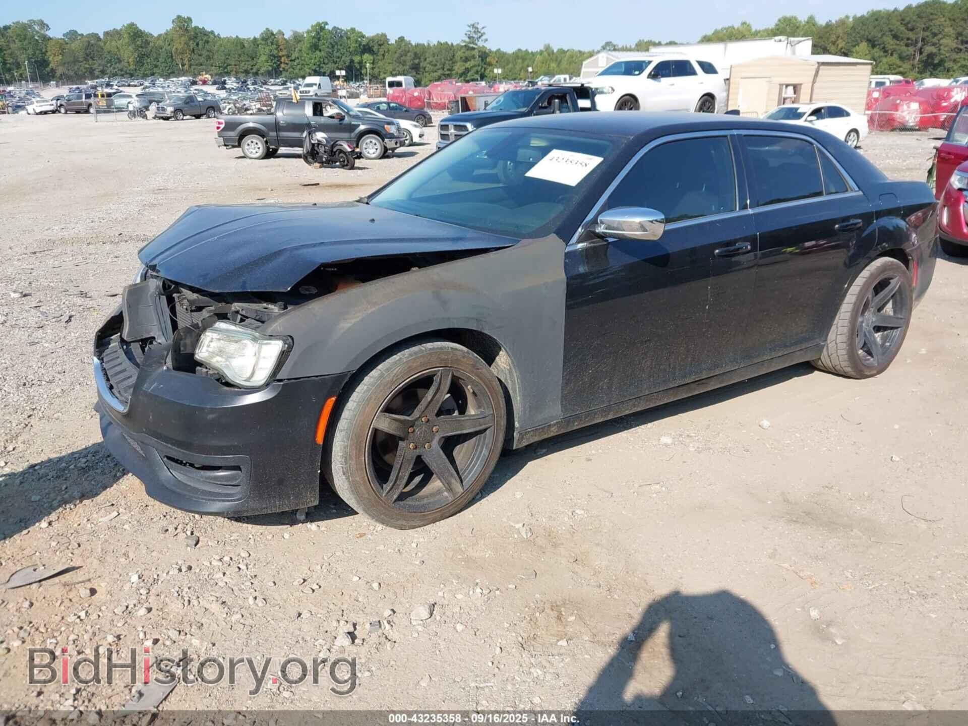 2018 CHRYSLER 300 - VIN: 2C3CCAAG2JH338295 - Фото 2