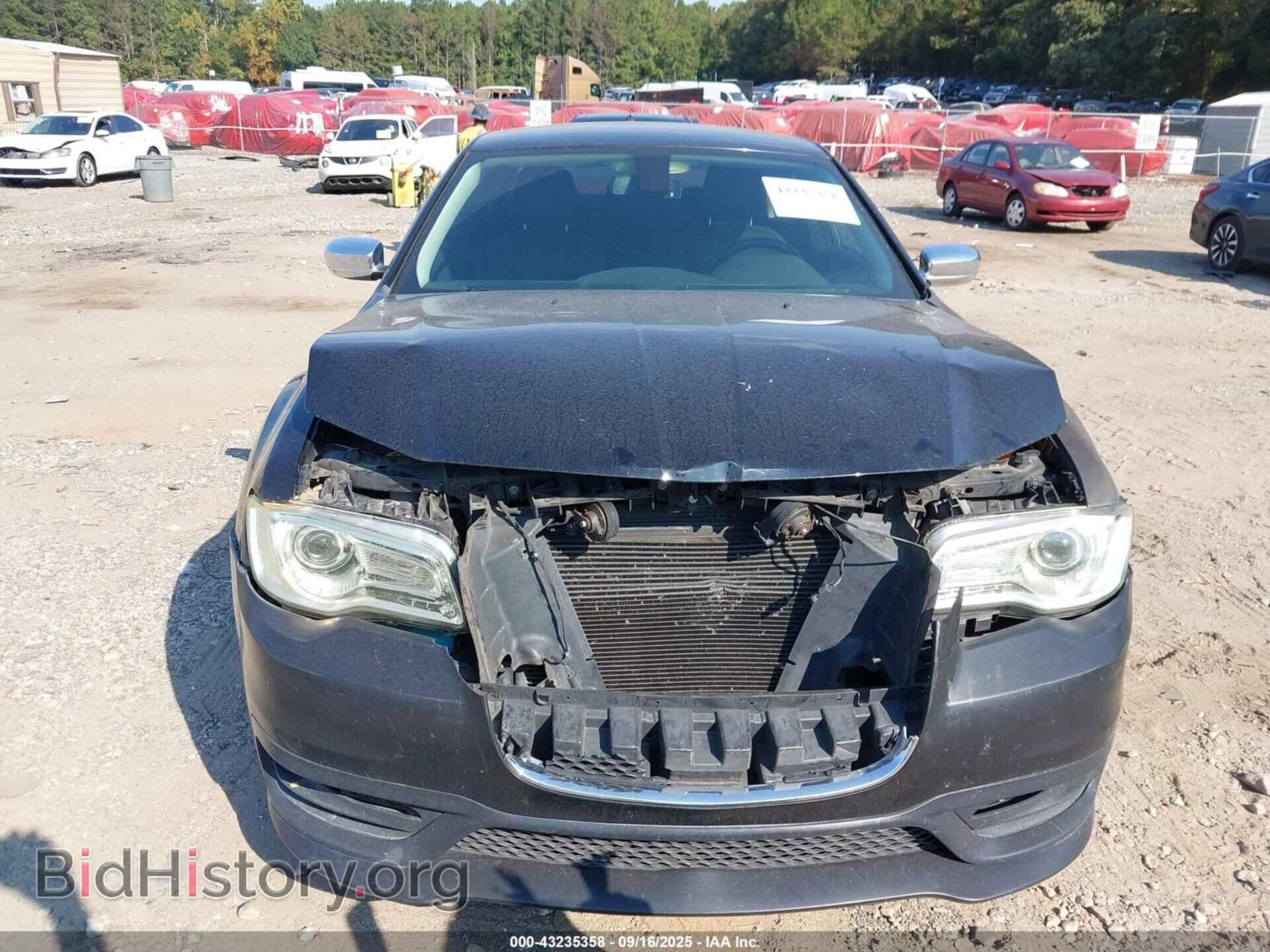 2018 CHRYSLER 300 - VIN: 2C3CCAAG2JH338295 - Фото 12