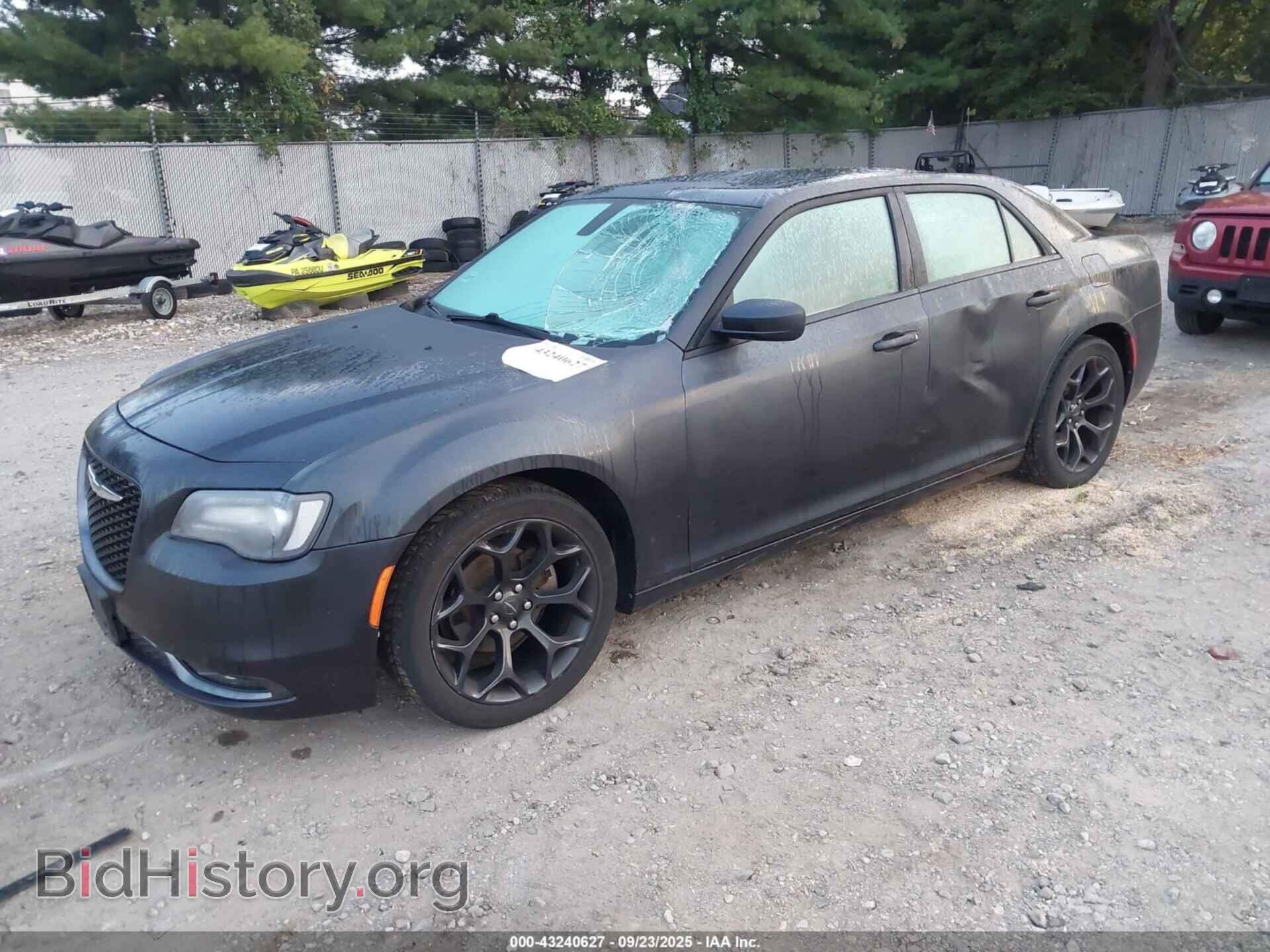 2019 CHRYSLER 300 - VIN: 2C3CCABGXKH676365 - Фото 2