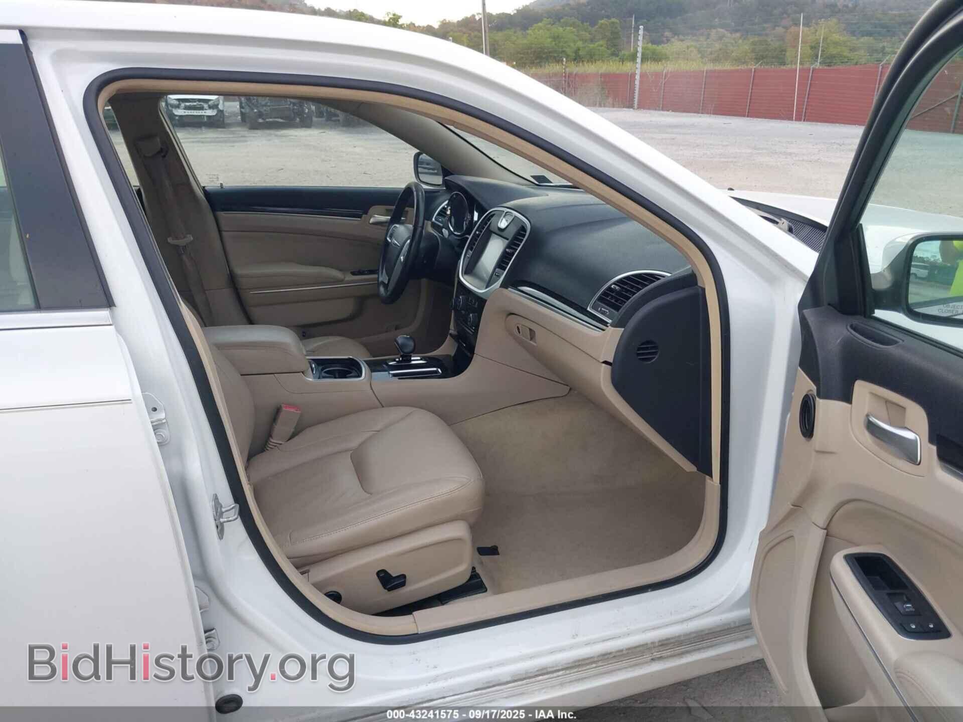 2013 CHRYSLER 300 - VIN: 2C3CCAAG1DH630475 - Фото 5