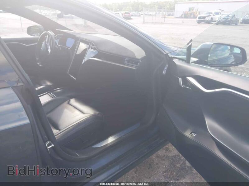 2016 Tesla MODEL S (VIN 5YJSA1E47GF159553) — фото 5 из 16