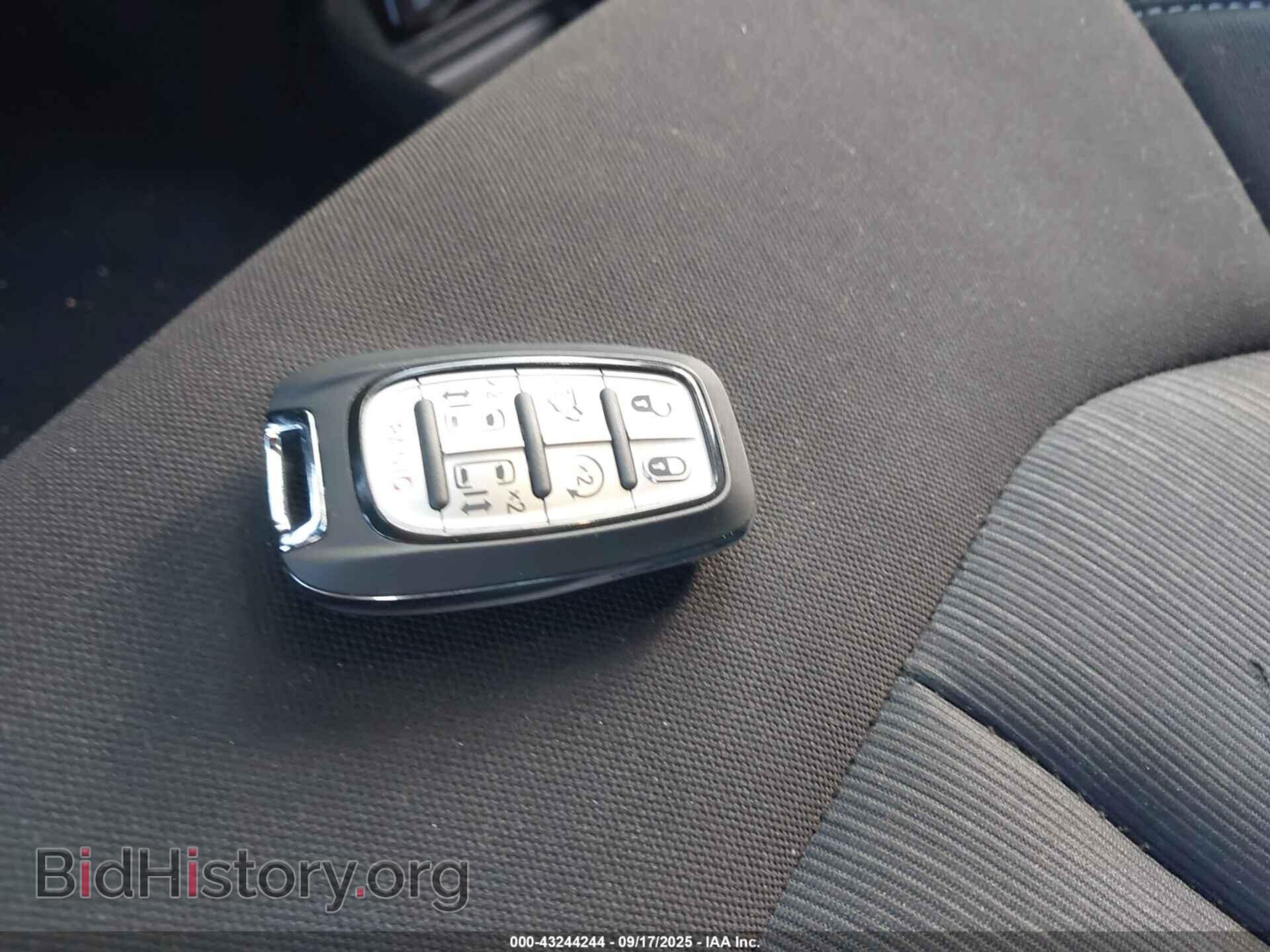 2023 CHRYSLER PACIFICA - VIN: 2C4RC1FG4PR598182 - Photo 11