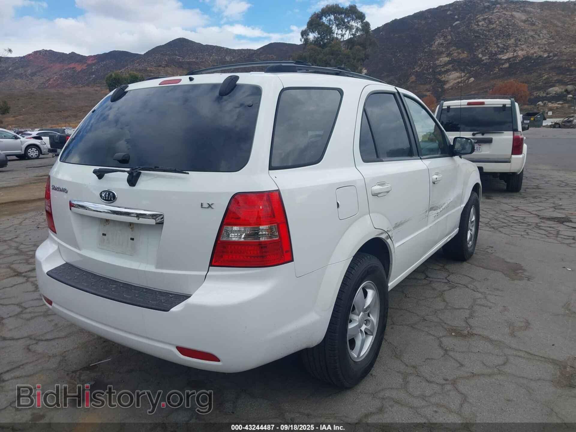 2007 KIA SORENTO - VIN: KNDJD736X75754697 - Фото 4