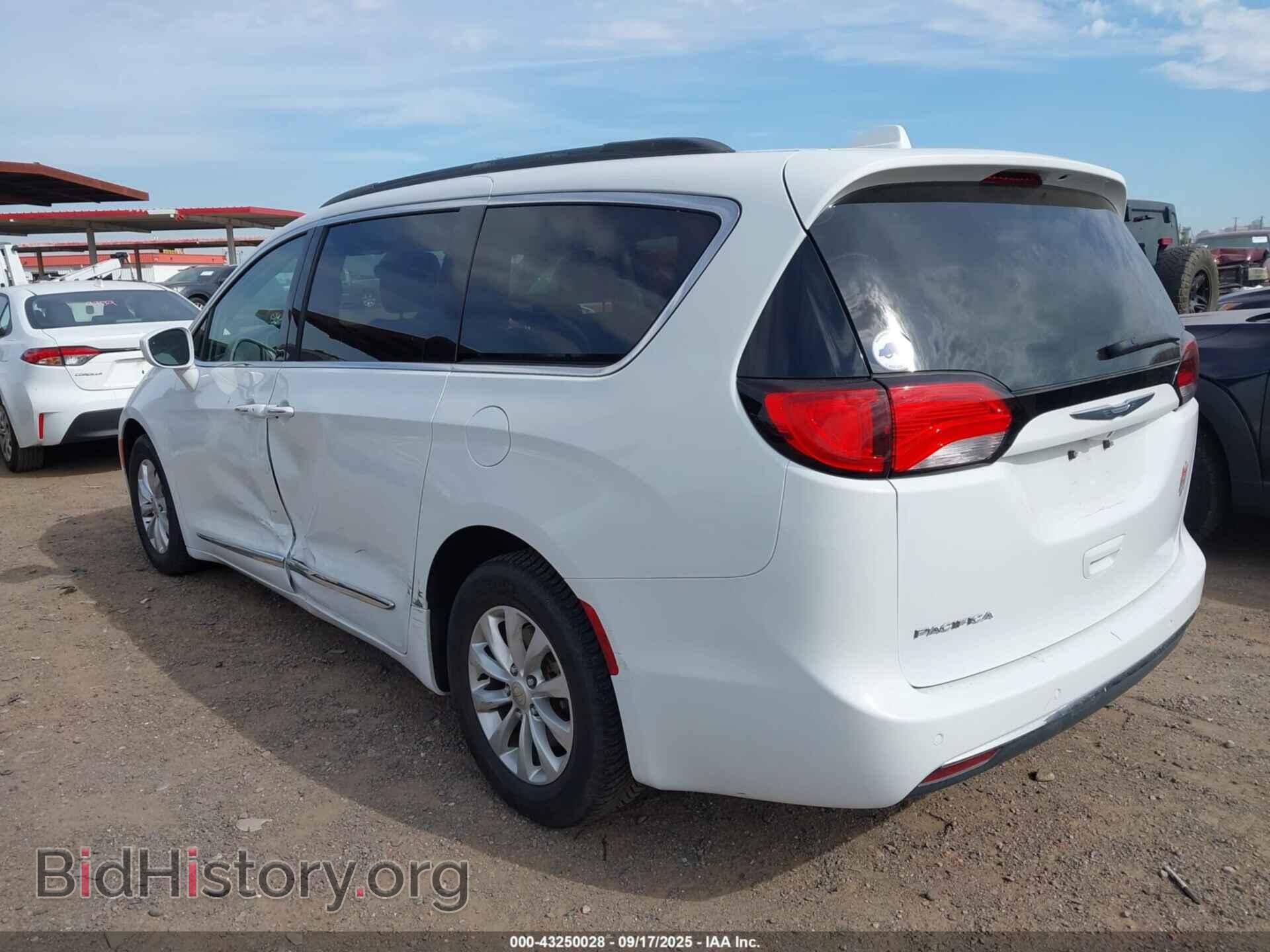 2017 CHRYSLER PACIFICA - VIN: 2C4RC1BG2HR744604 - Photo 3