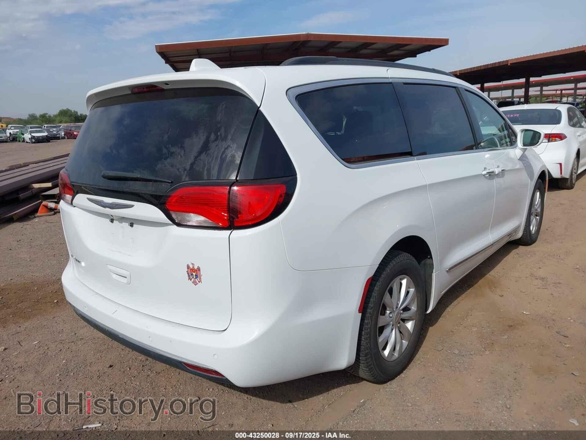 2017 CHRYSLER PACIFICA - VIN: 2C4RC1BG2HR744604 - Photo 4
