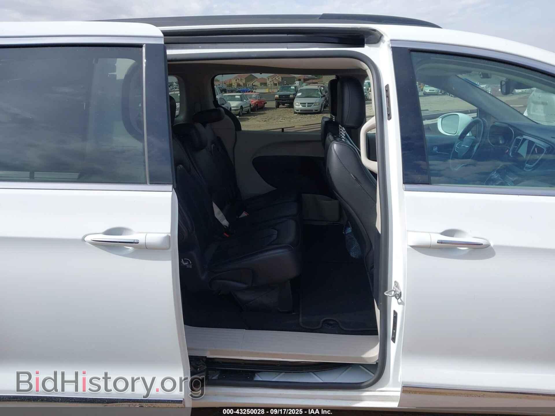 2017 CHRYSLER PACIFICA - VIN: 2C4RC1BG2HR744604 - Photo 8