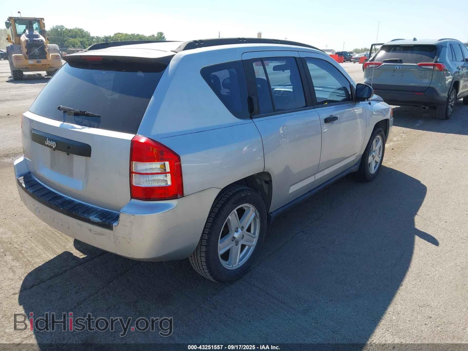 2007 JEEP COMPASS - VIN: 1J8FT47037D386147 - Фото 4