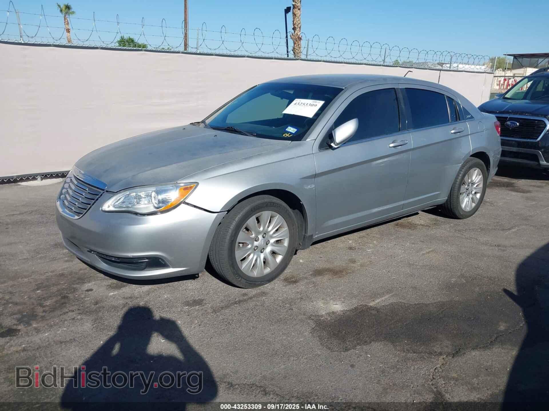 2013 CHRYSLER 200 - VIN: 1C3CCBAB6DN642302 - Фото 2