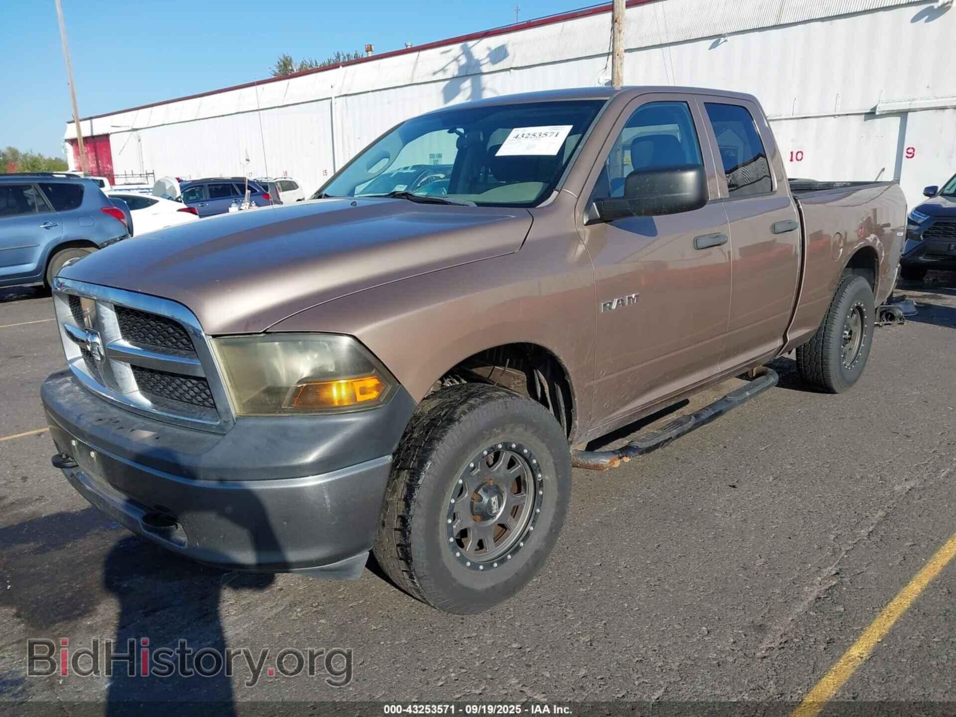 2010 DODGE RAM 1500 - VIN: 1D7RV1GP9AS242539 - Фото 2