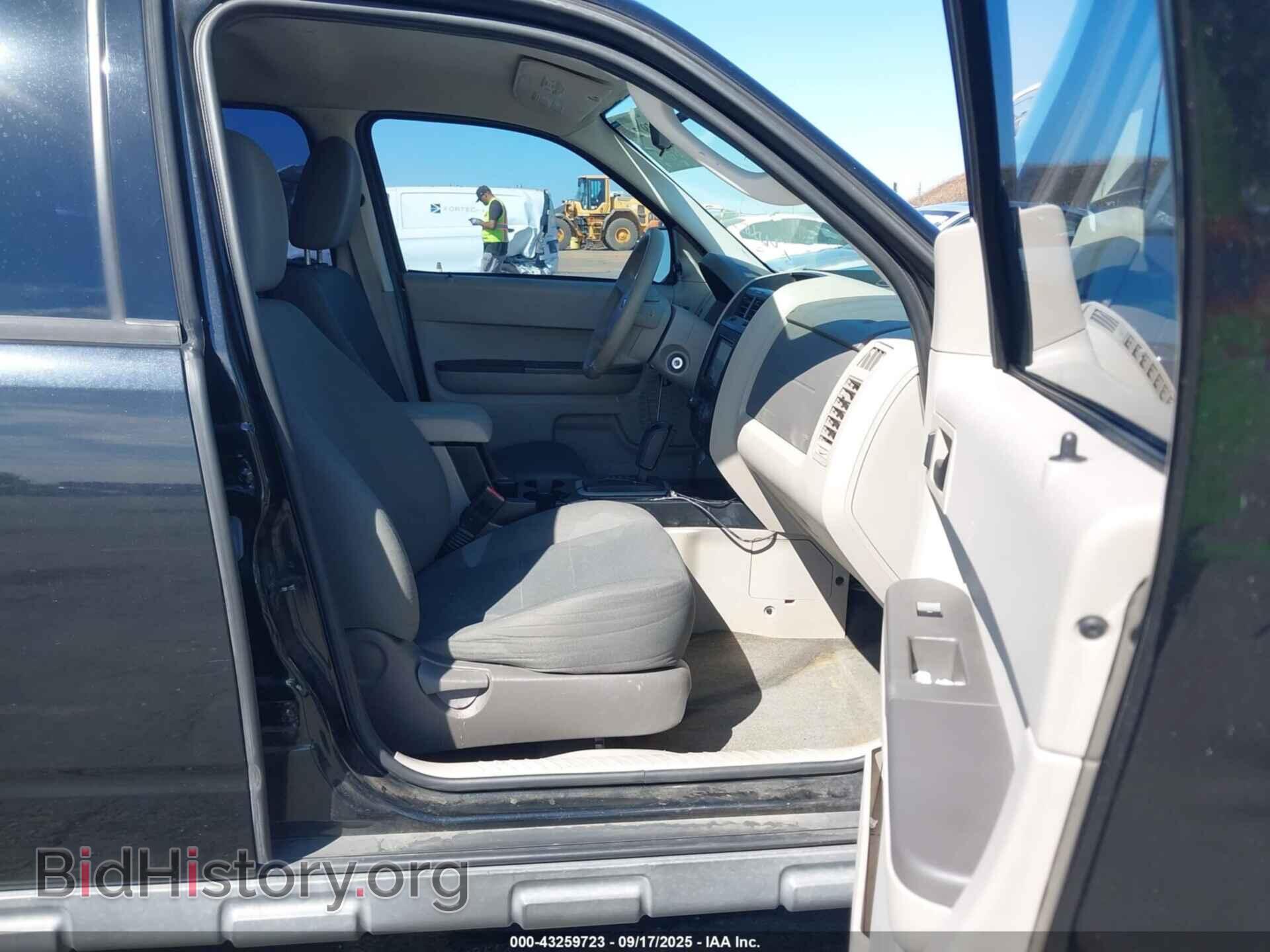 2011 FORD ESCAPE - VIN: 1FMCU0C75BKB98328 - Фото 5