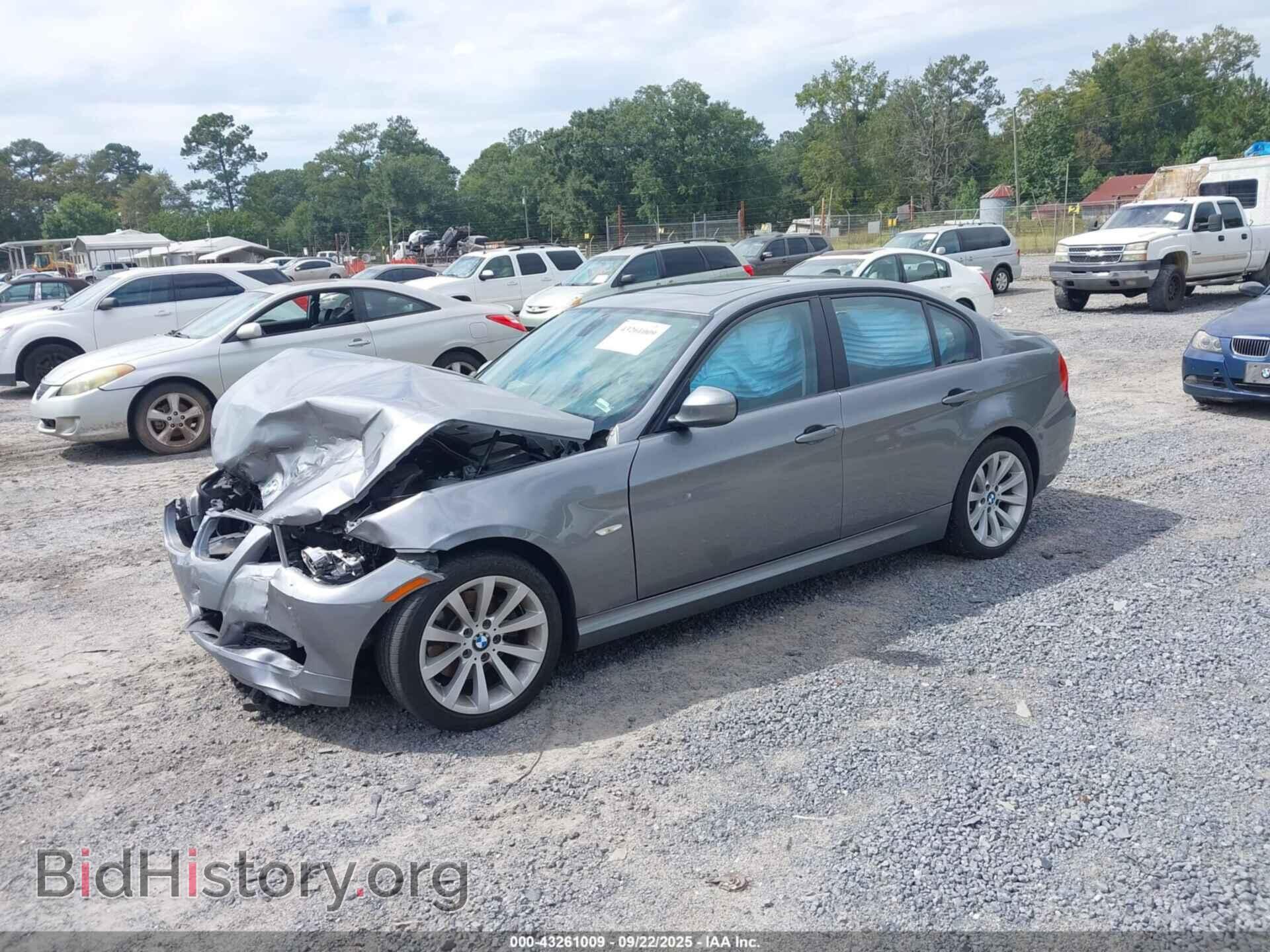 2011 BMW 328I - VIN: WBAPH7C5XBE676546 - Фото 2