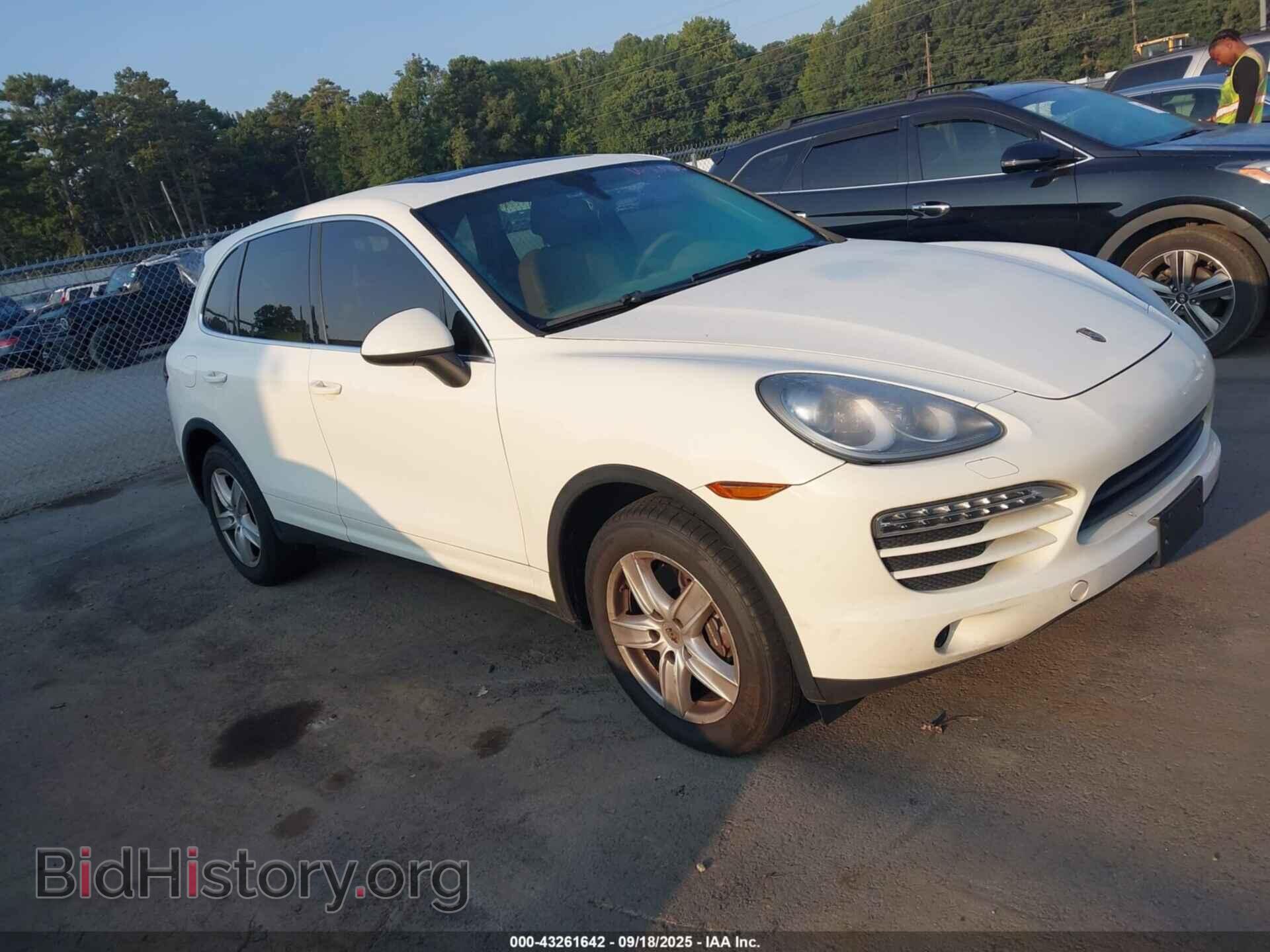 Photo WP1AA2A29CLA02859 - PORSCHE CAYENNE 2012