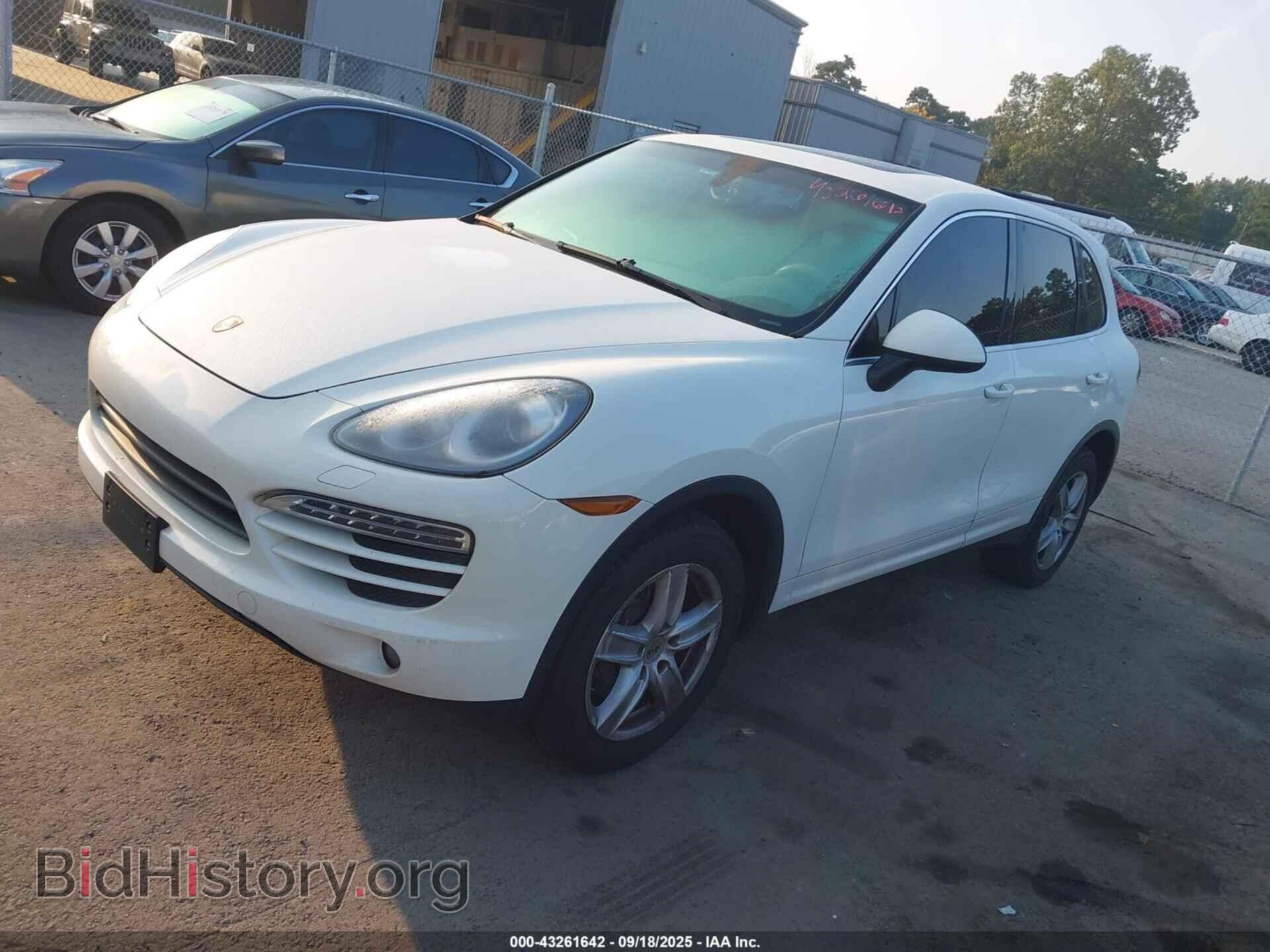 2012 PORSCHE CAYENNE - VIN: WP1AA2A29CLA02859 - Photo 2