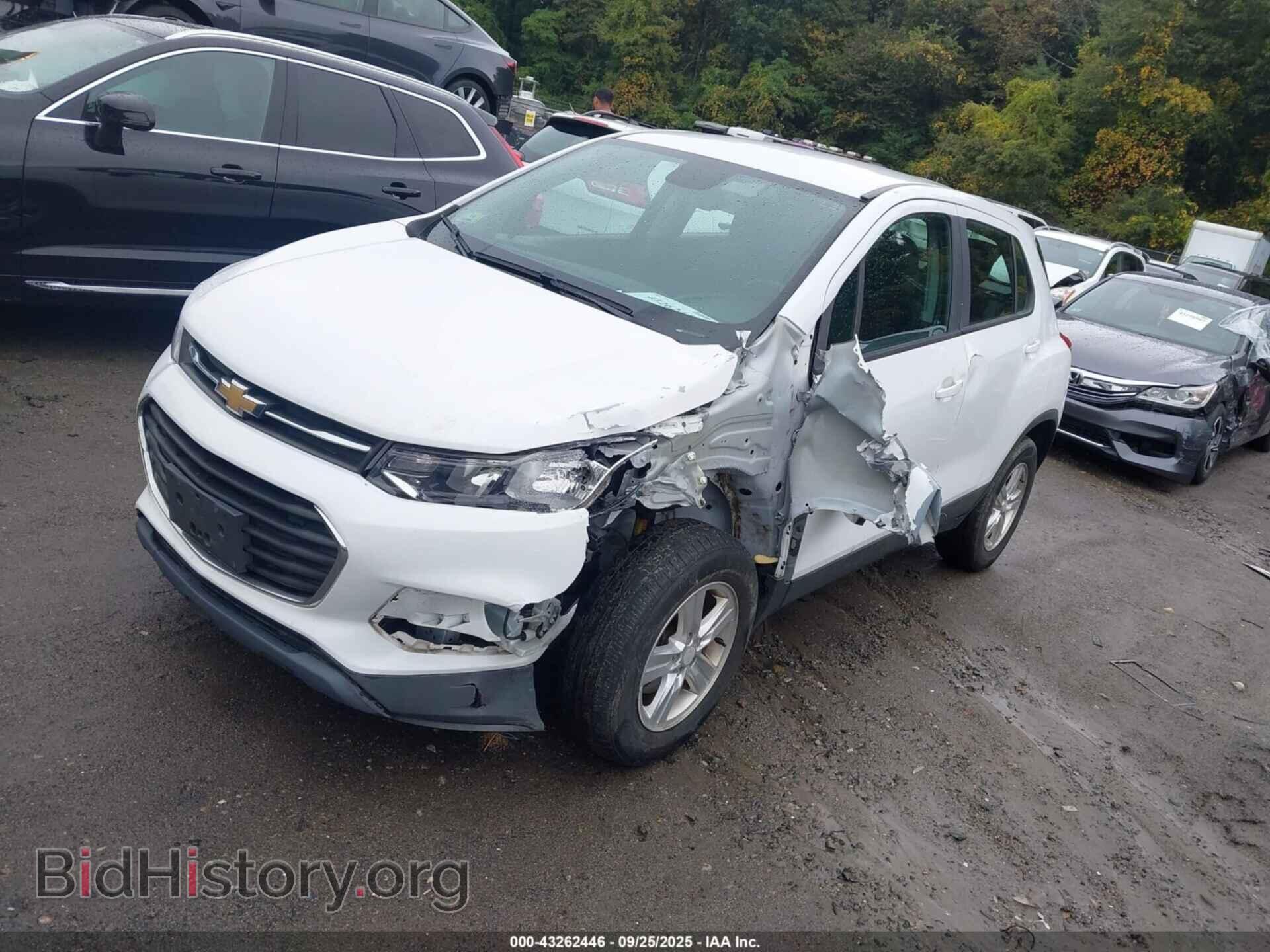 2017 CHEVROLET TRAX - VIN: 3GNCJNSB8HL221521 - Фото 2