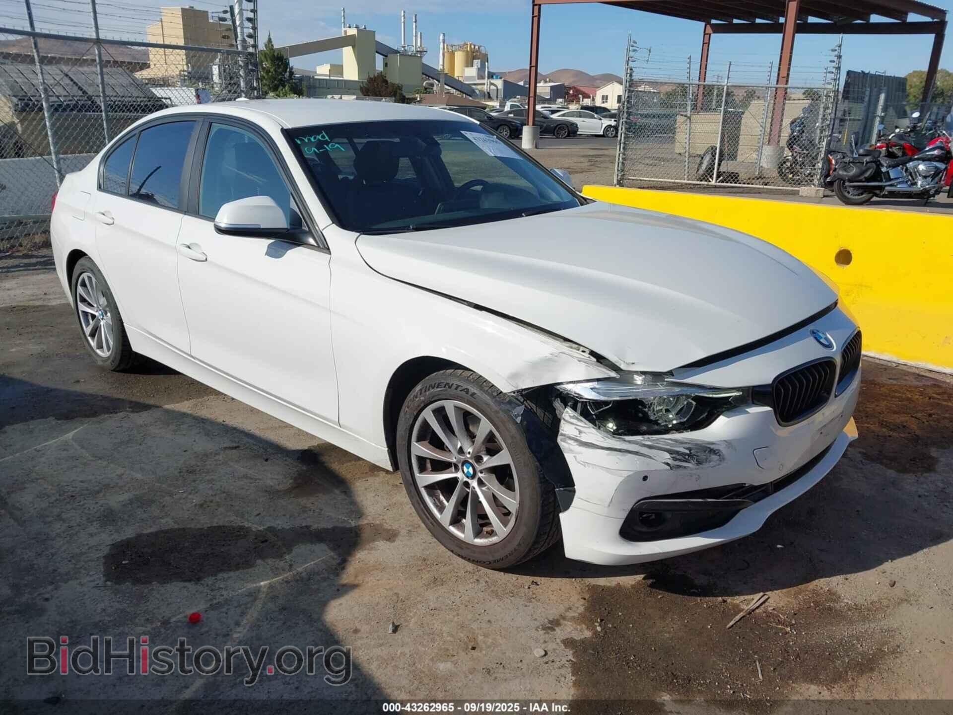 Фотография WBA8A9C55JAH12687 - BMW 320I 2018