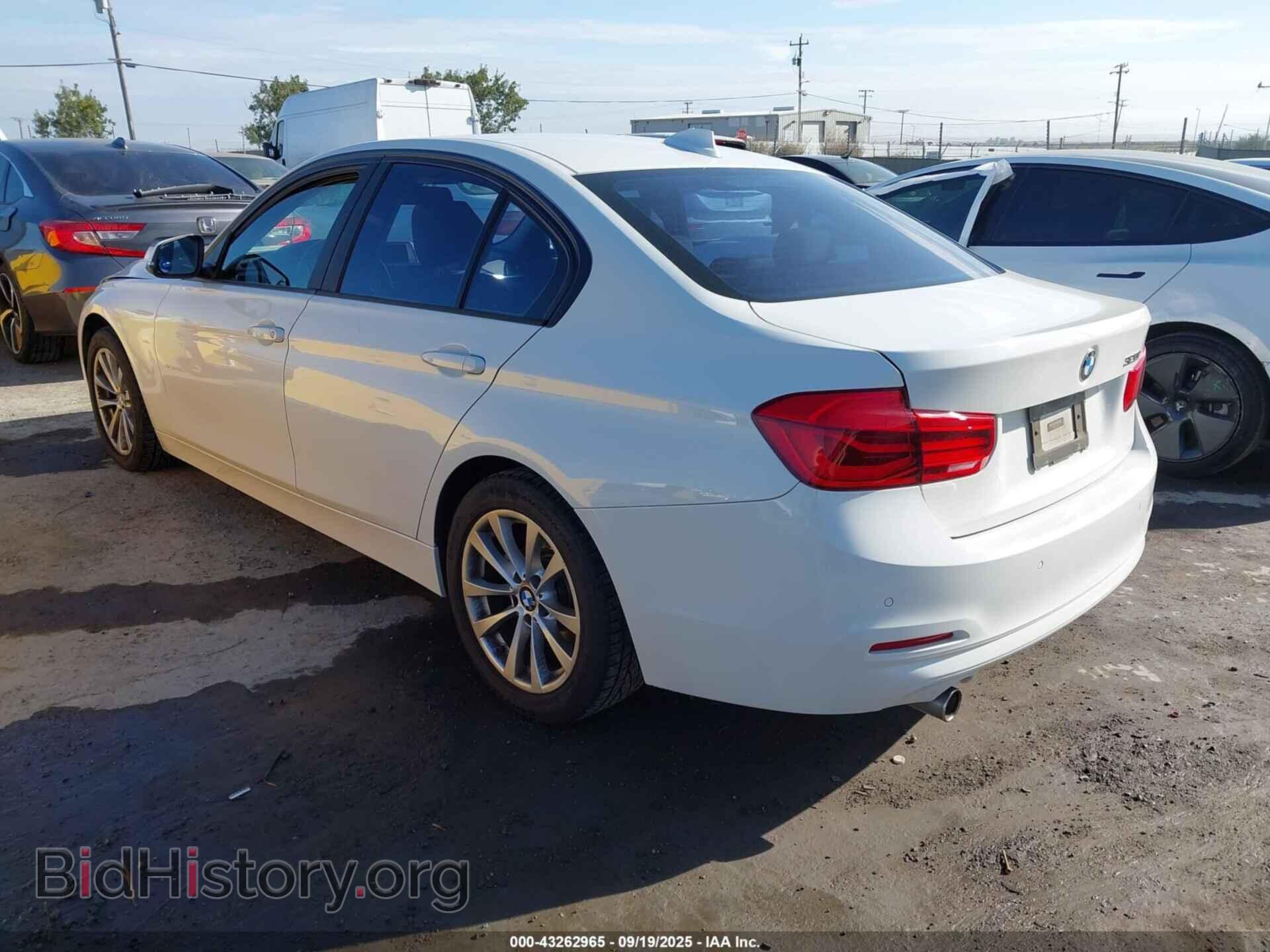 2018 BMW 320I - VIN: WBA8A9C55JAH12687 - Photo 3