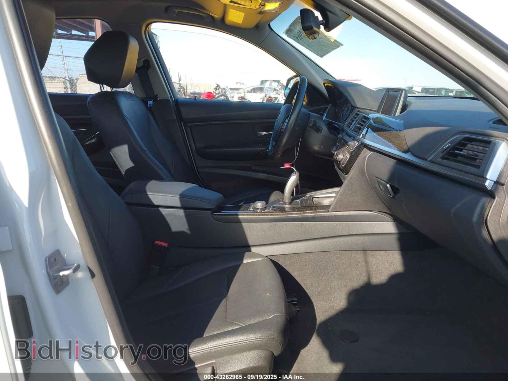 2018 BMW 320I - VIN: WBA8A9C55JAH12687 - Photo 5