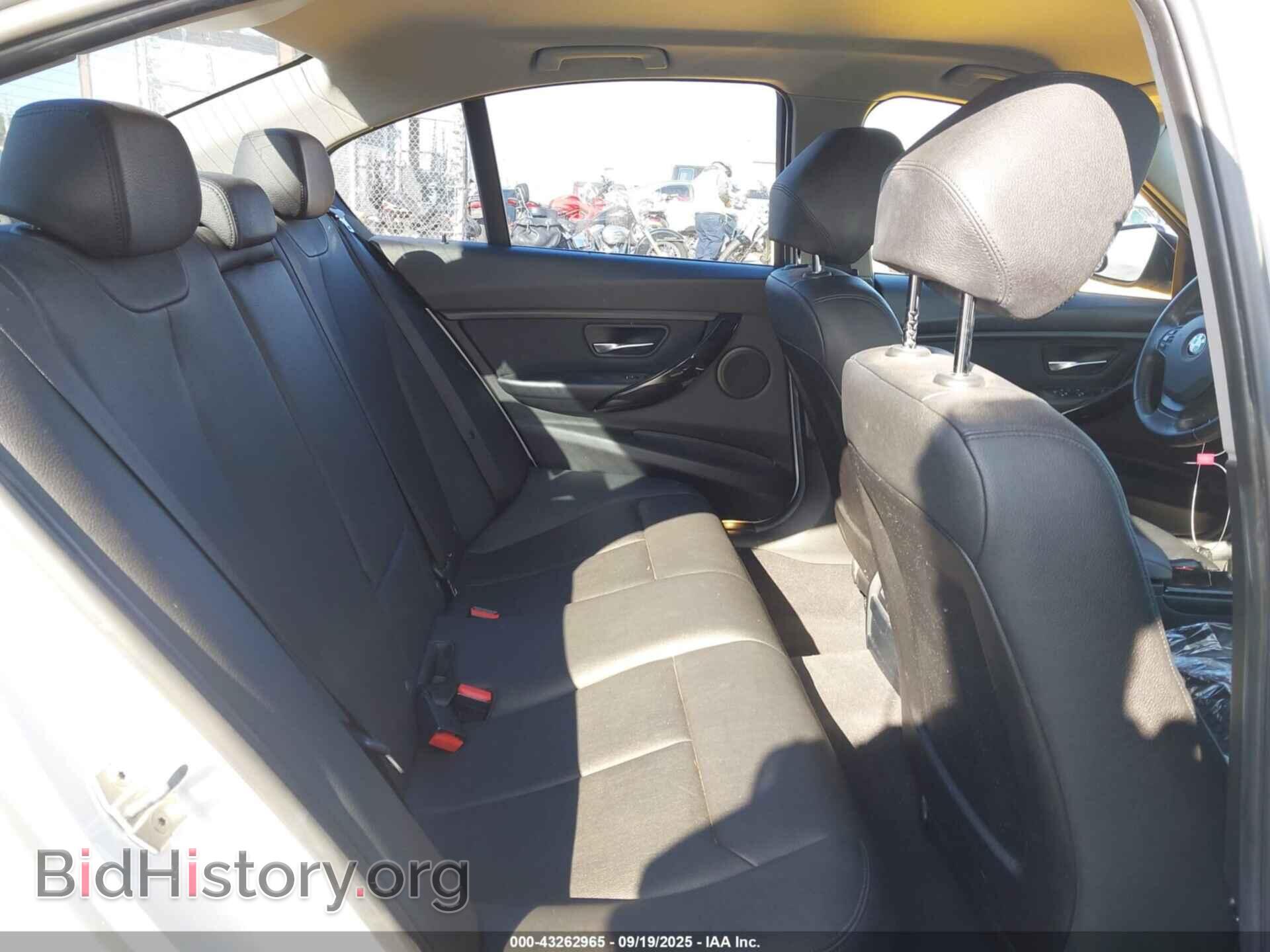 2018 BMW 320I - VIN: WBA8A9C55JAH12687 - Photo 8