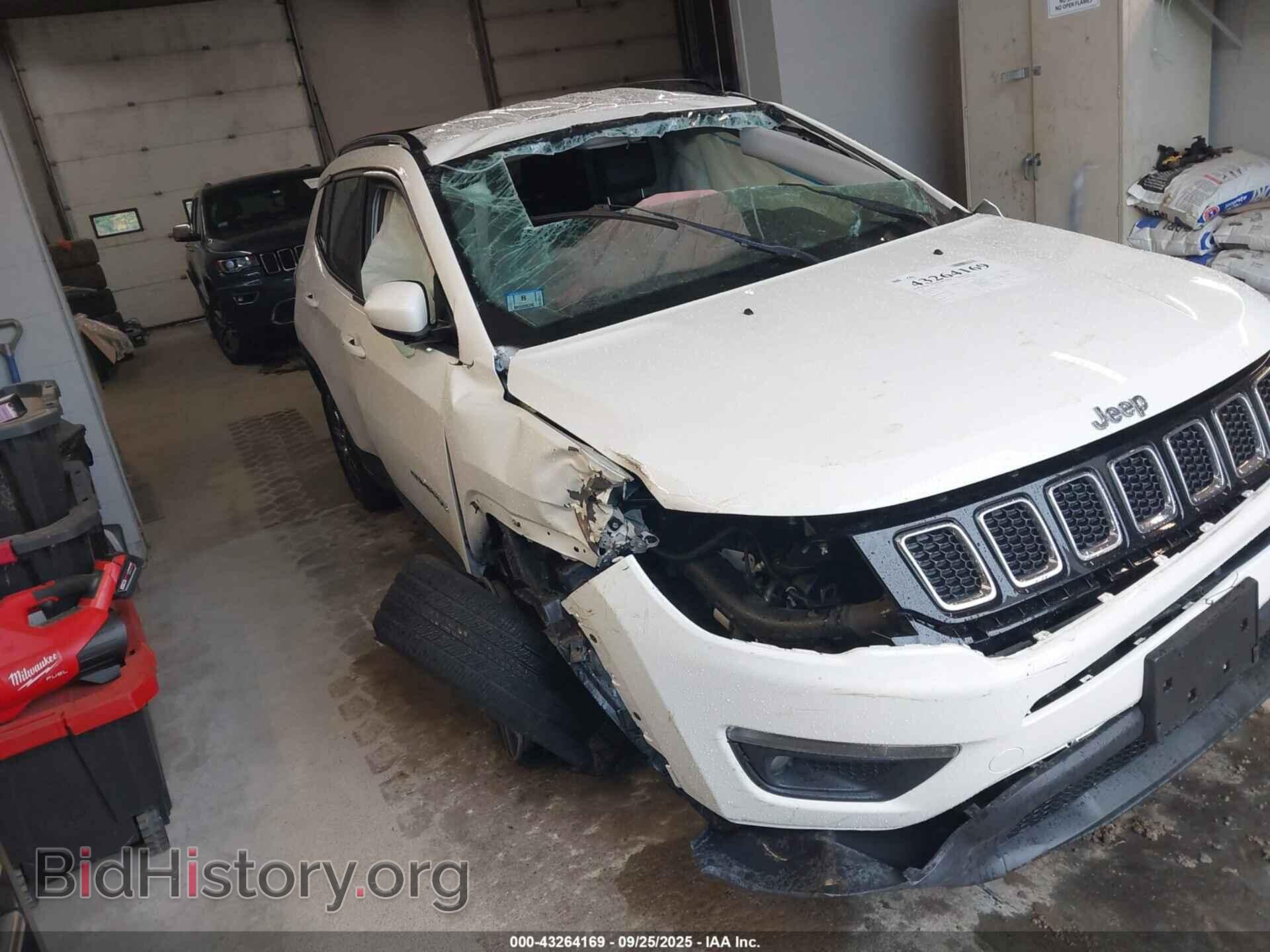 Фотография 3C4NJDBB1JT142712 - JEEP COMPASS 2018