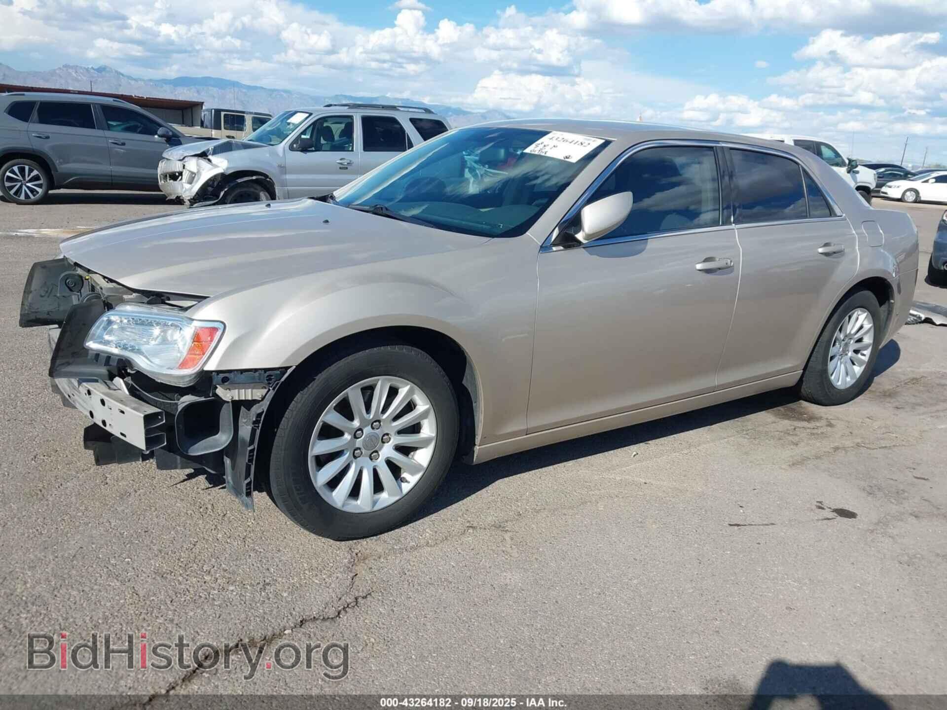 2012 CHRYSLER 300 - VIN: 2C3CCAAG1CH312368 - Фото 2