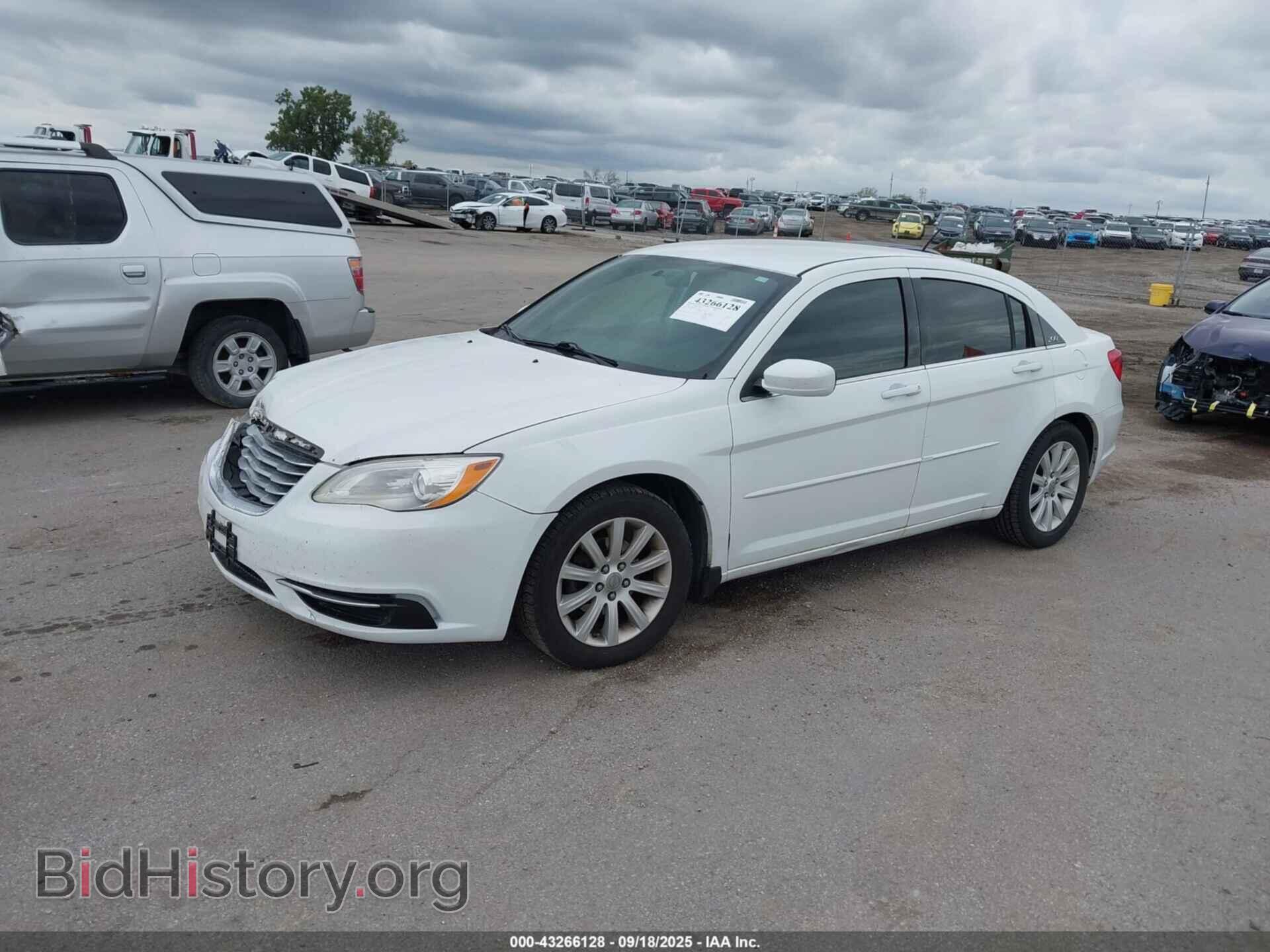 2014 CHRYSLER 200 - VIN: 1C3CCBBB6EN167654 - Фото 2