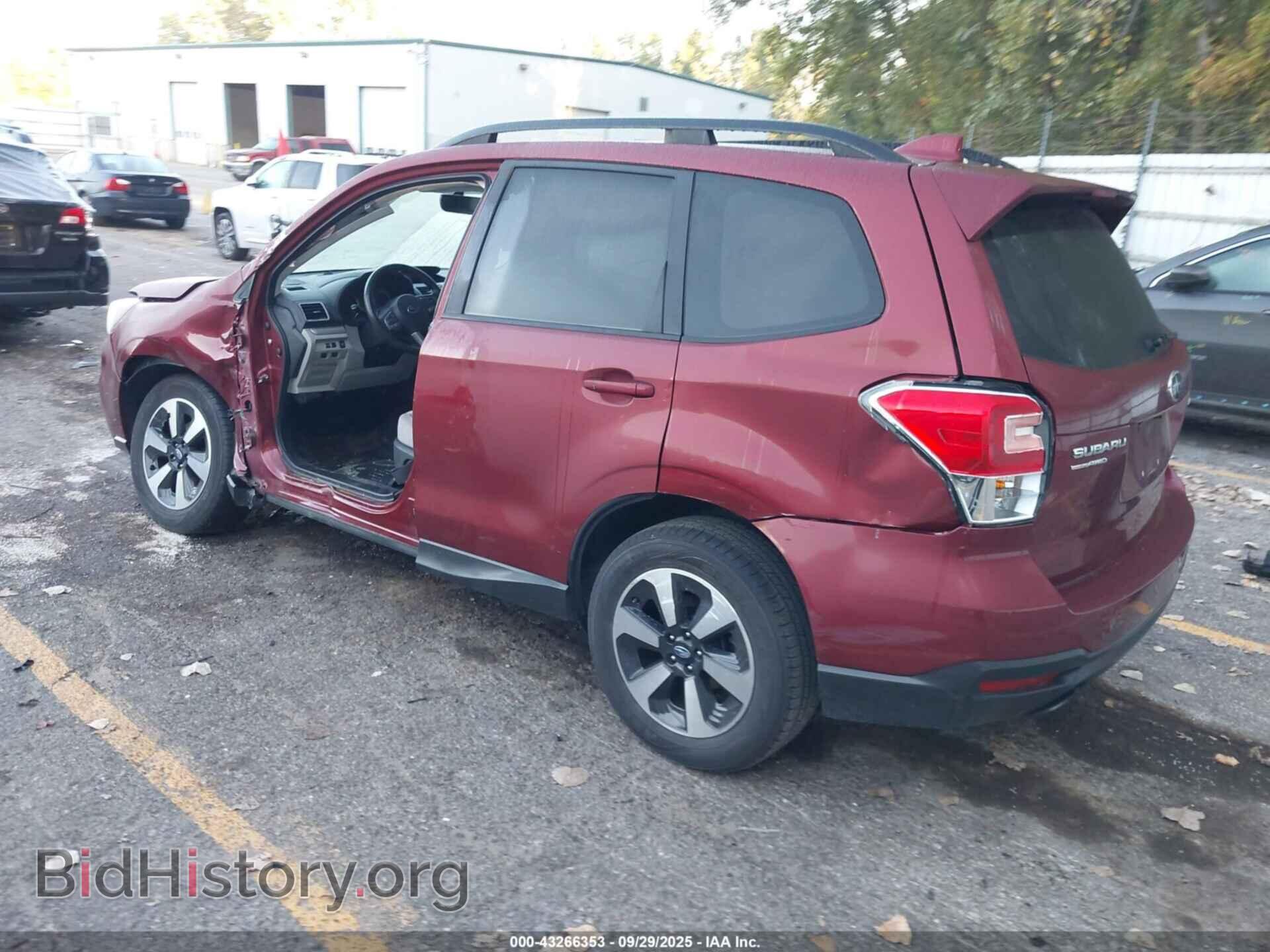 2017 SUBARU FORESTER - VIN: JF2SJAEC0HH415686 - Фото 3