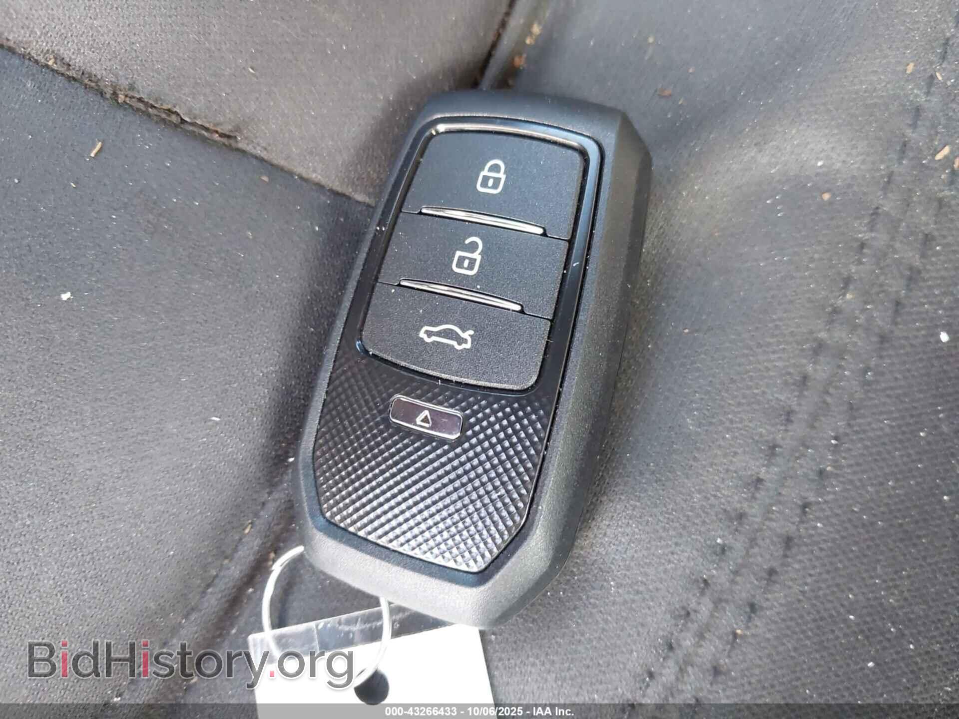 2015 CHRYSLER 200 - VIN: 1C3CCCAB5FN552762 - Фото 11