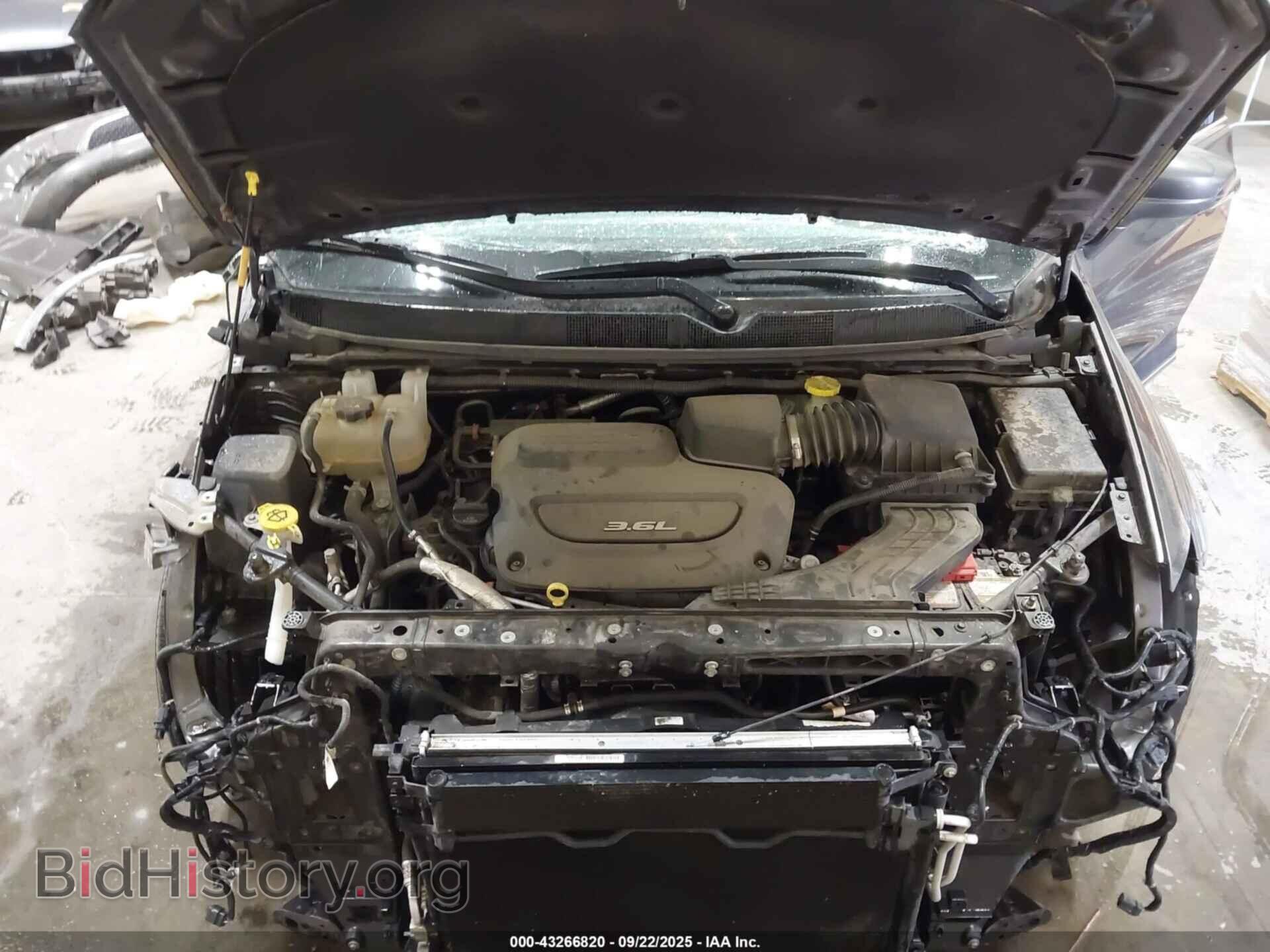 2018 CHRYSLER PACIFICA - VIN: 2C4RC1BG5JR185801 - Фото 10