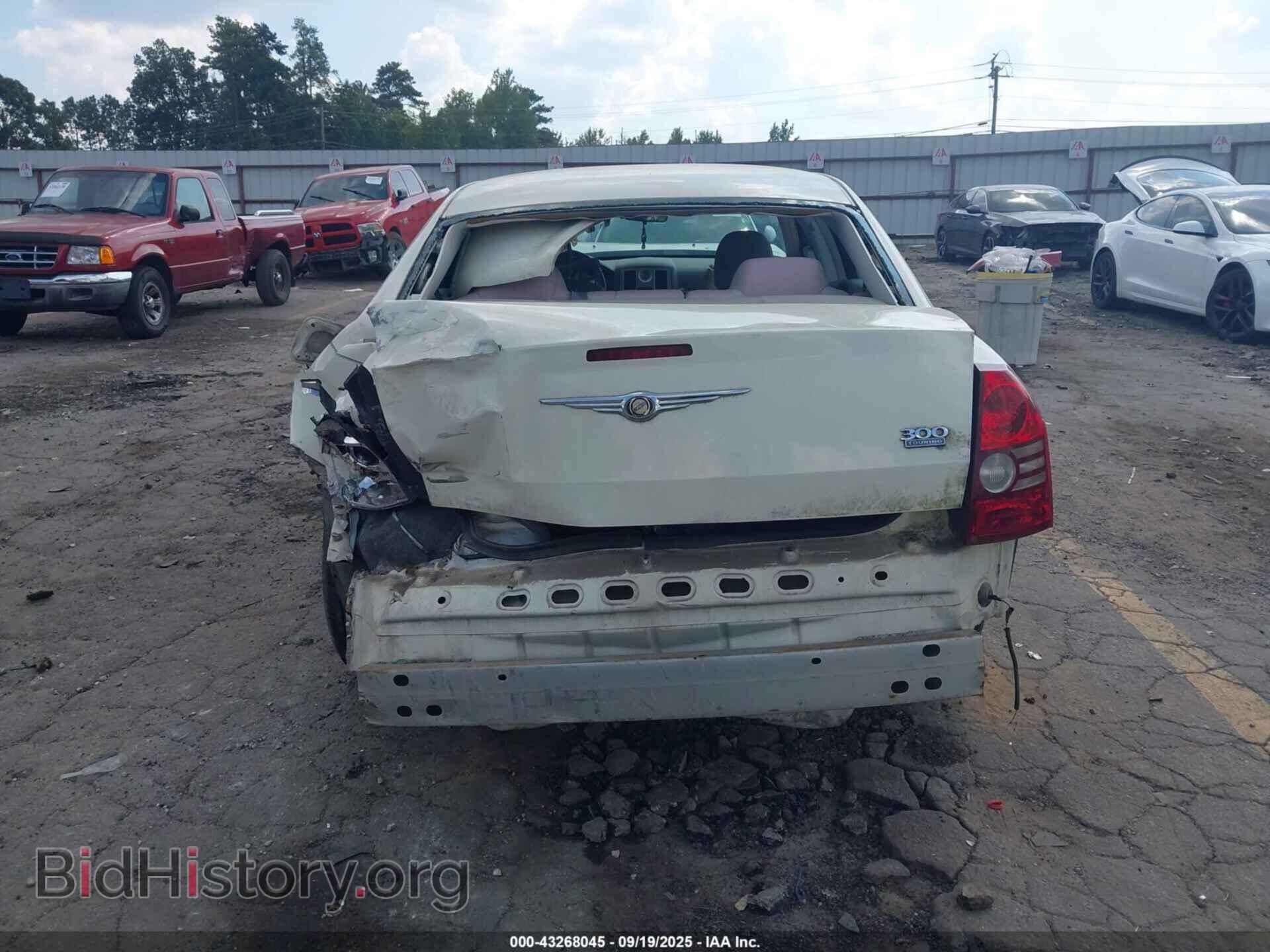 2010 CHRYSLER 300 - VIN: 2C3CA4CD3AH216281 - Фото 16