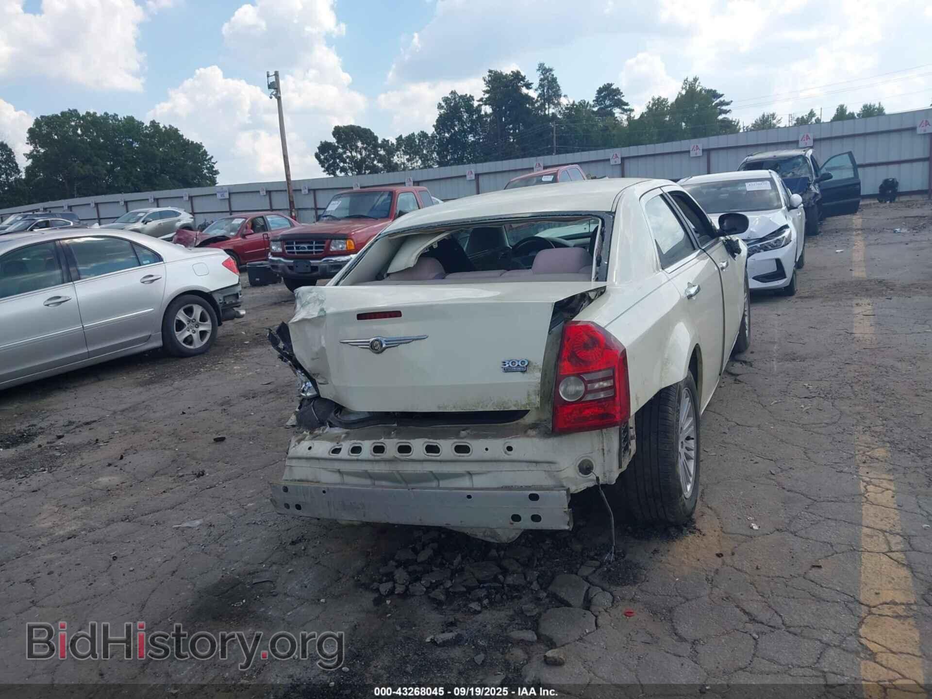 2010 CHRYSLER 300 - VIN: 2C3CA4CD3AH216281 - Фото 4