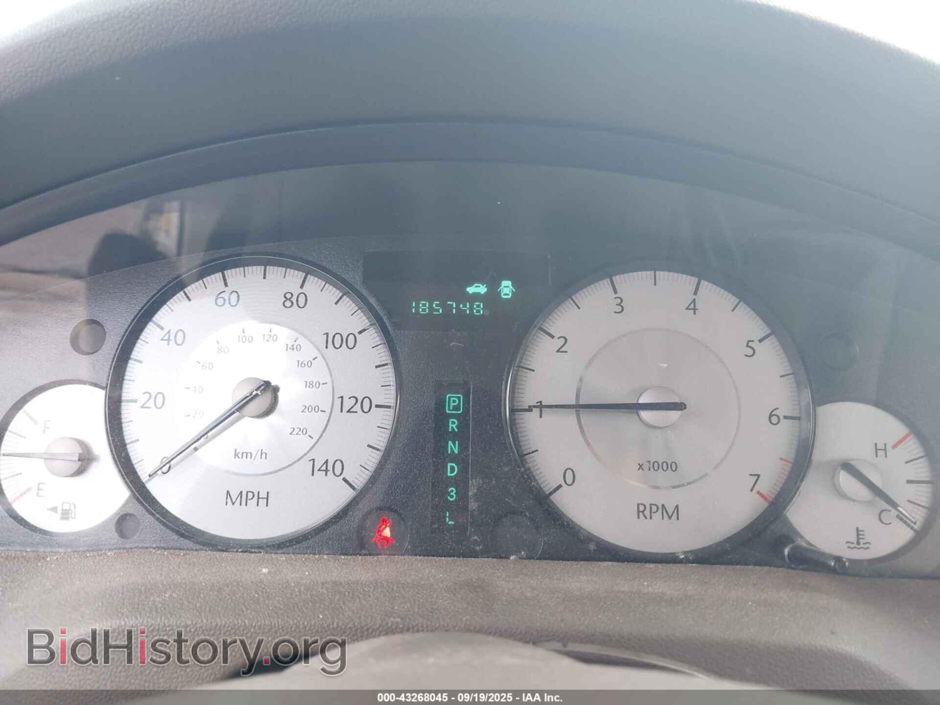 2010 CHRYSLER 300 - VIN: 2C3CA4CD3AH216281 - Фото 7