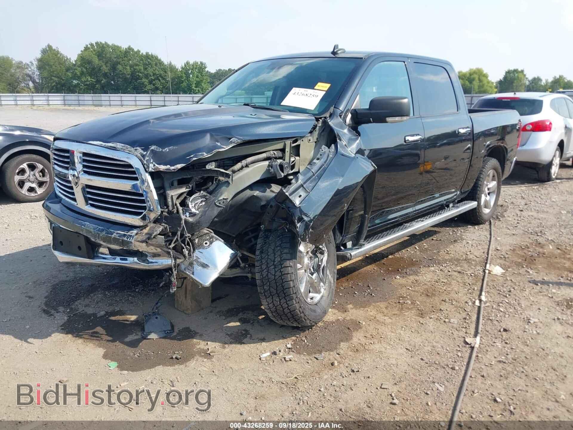 2017 RAM 1500 - VIN: 3C6RR7LT8HG688758 - Фото 2