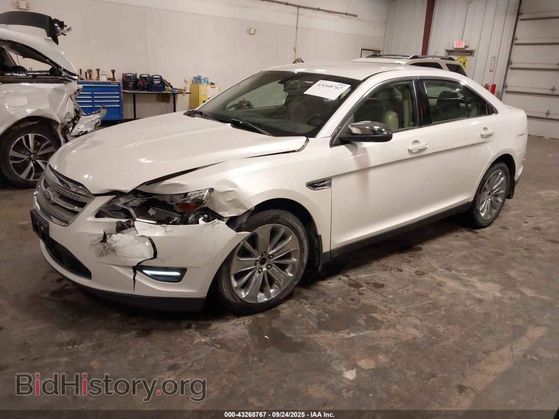 2011 FORD TAURUS - VIN: 1FAHP2FW5BG142088 - Фото 2