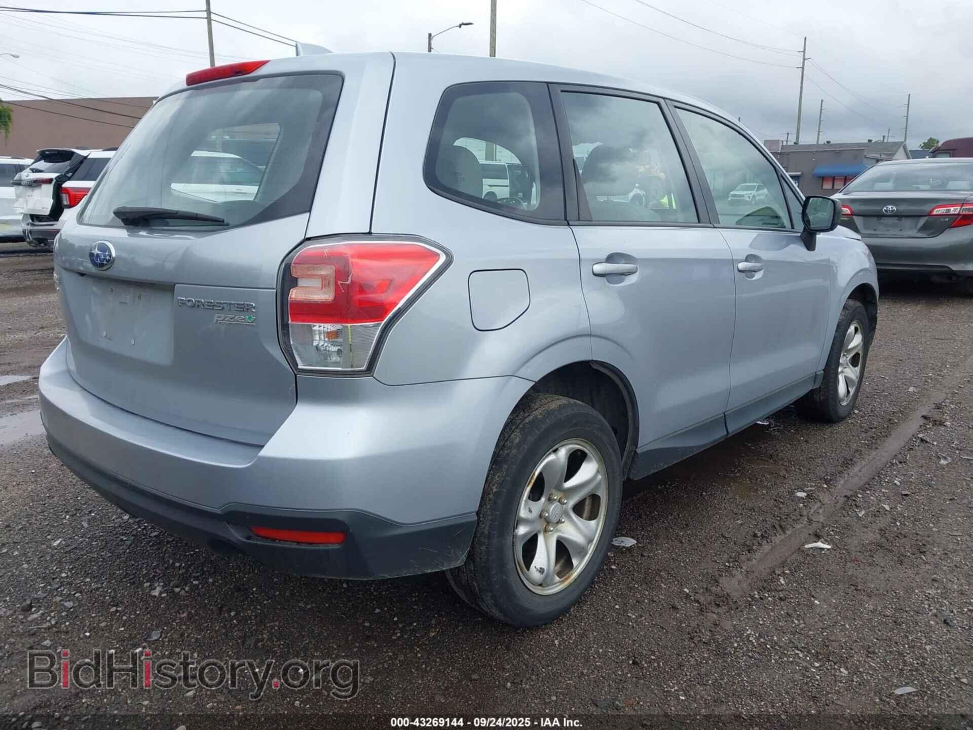 2017 SUBARU FORESTER - VIN: JF2SJAAC8HH463331 - Фото 4