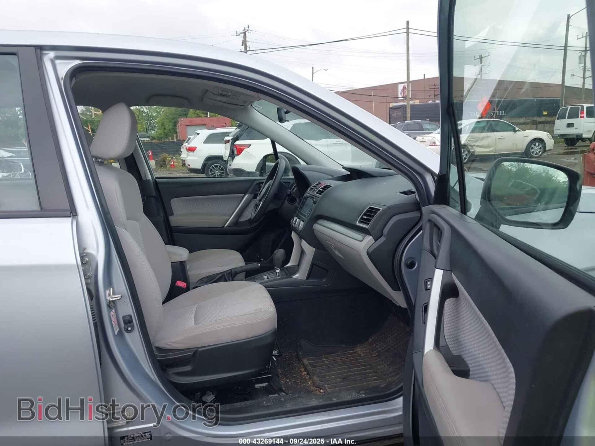 2017 SUBARU FORESTER - VIN: JF2SJAAC8HH463331 - Фото 5