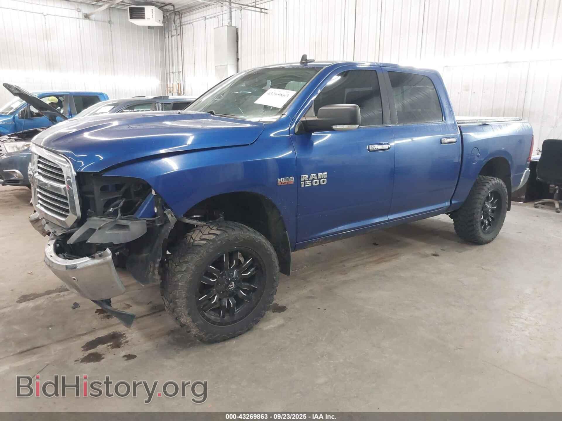 2017 RAM 1500 - VIN: 3C6RR7LT2HG511705 - Фото 2