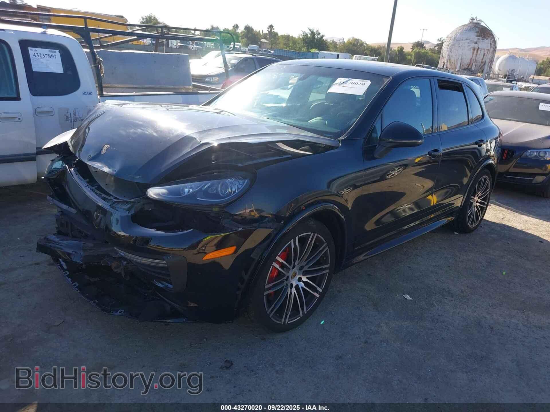 2017 PORSCHE CAYENNE - VIN: WP1AD2A23HLA81413 - Фото 2