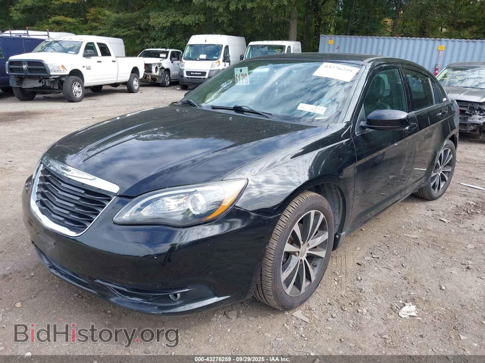 2013 CHRYSLER 200 - VIN: 1C3CCBCG9DN603258 - Фото 2