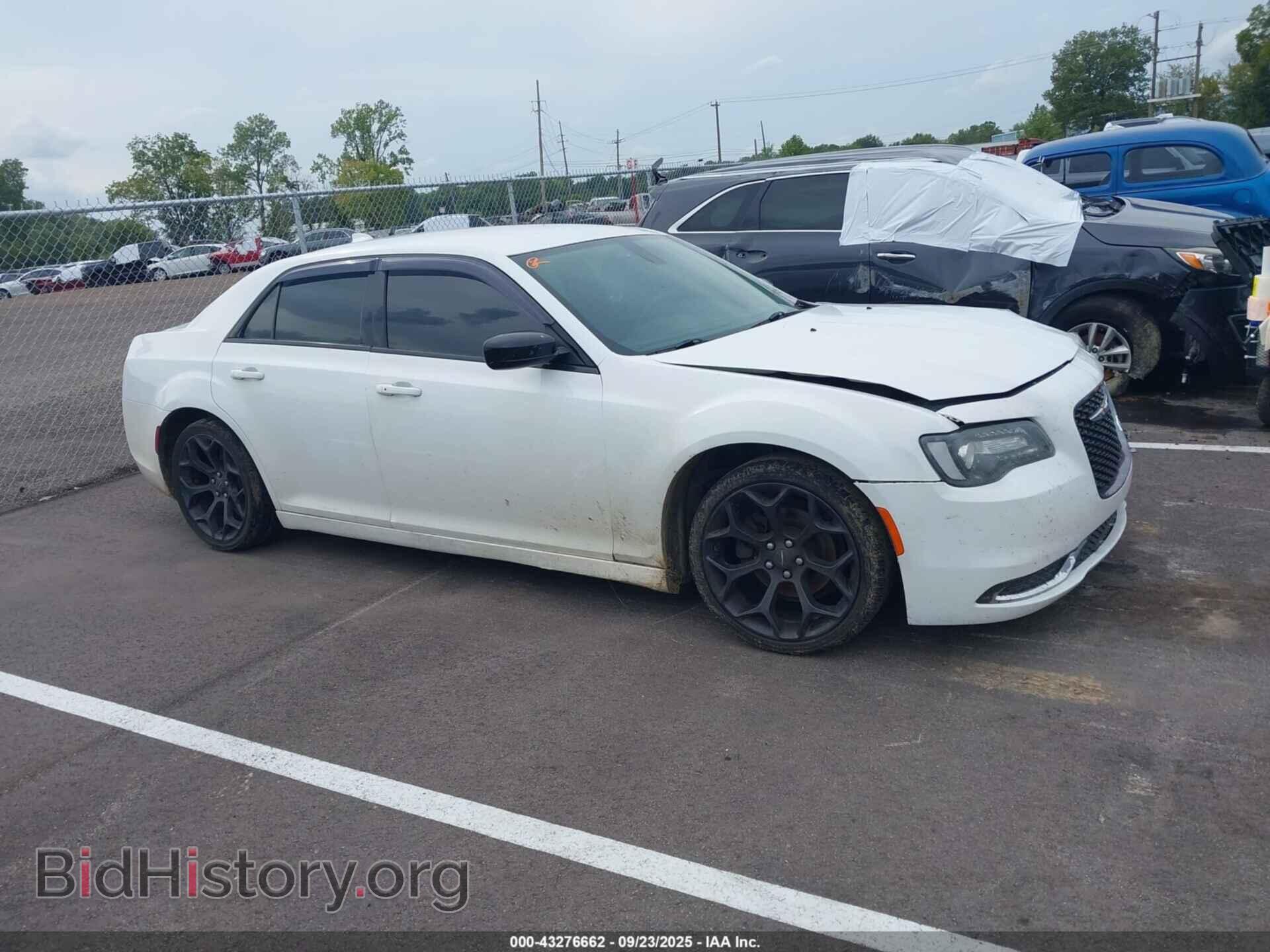 2019 CHRYSLER 300 - VIN: 2C3CCAAG4KH755726 - Фото 13