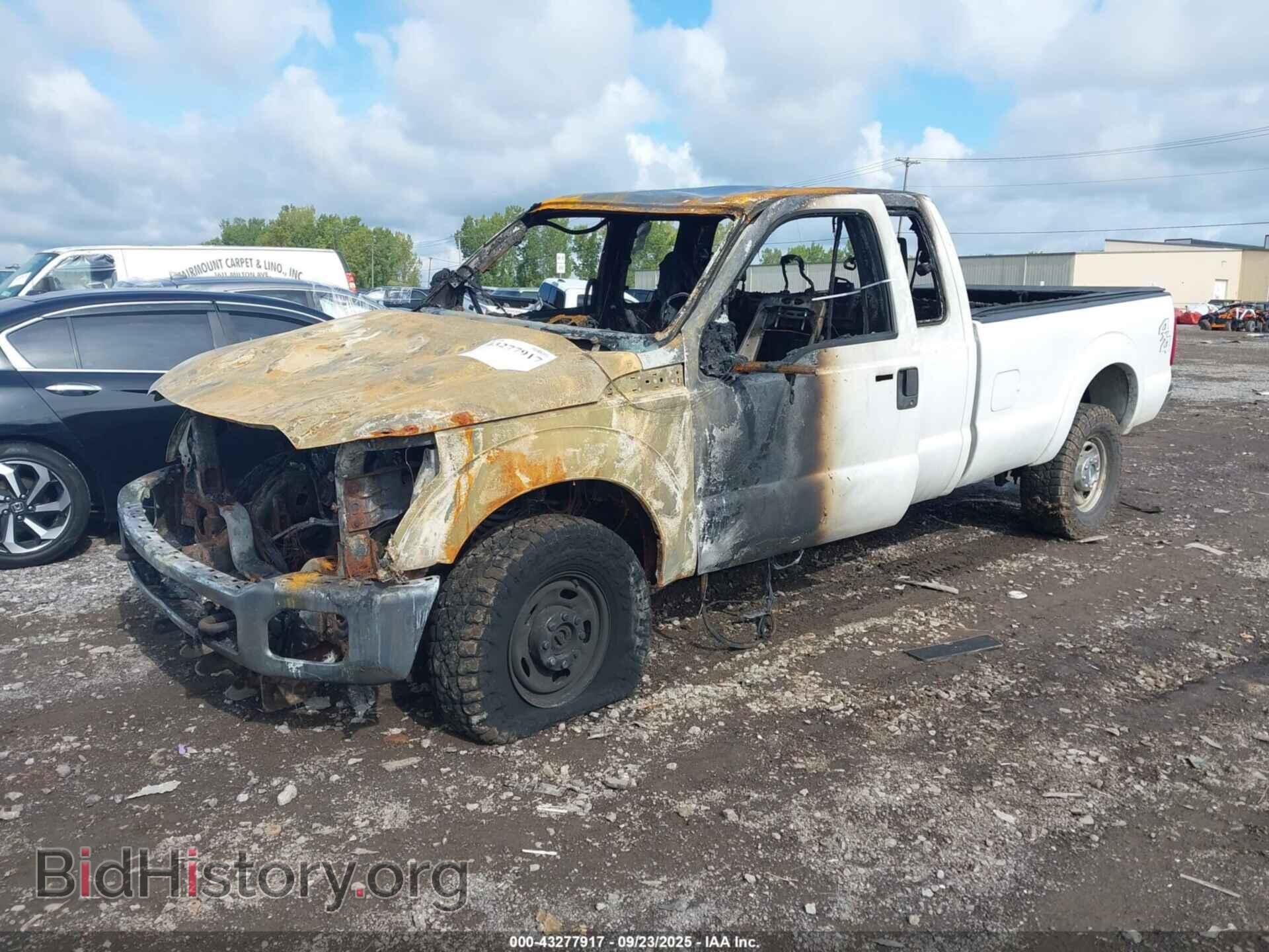 2011 FORD F-250 - VIN: 1FT7X2B60BEB10771 - Фото 2