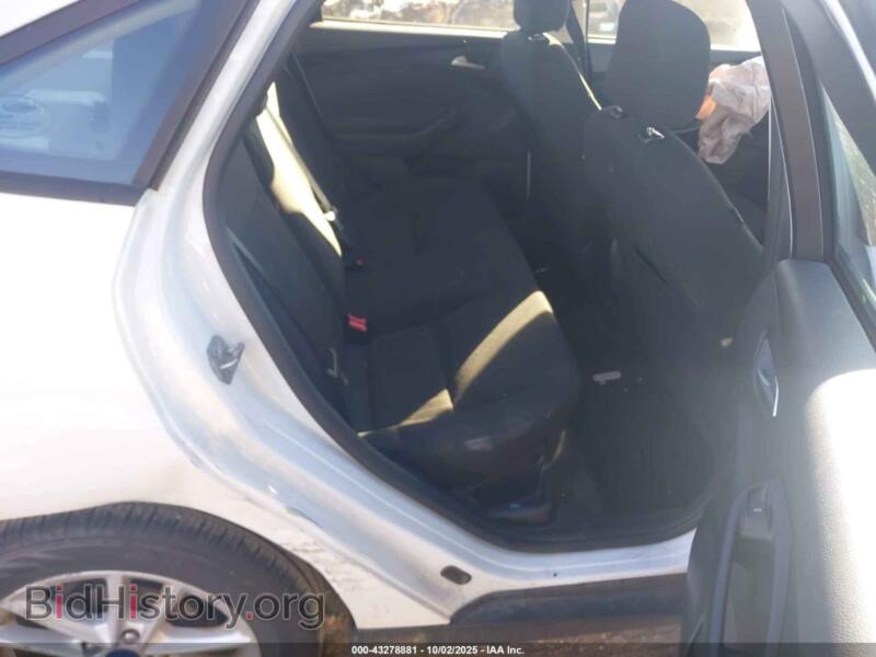 2017 Ford FOCUS (VIN 1FADP3F22HL332996) — photo 8 of 14