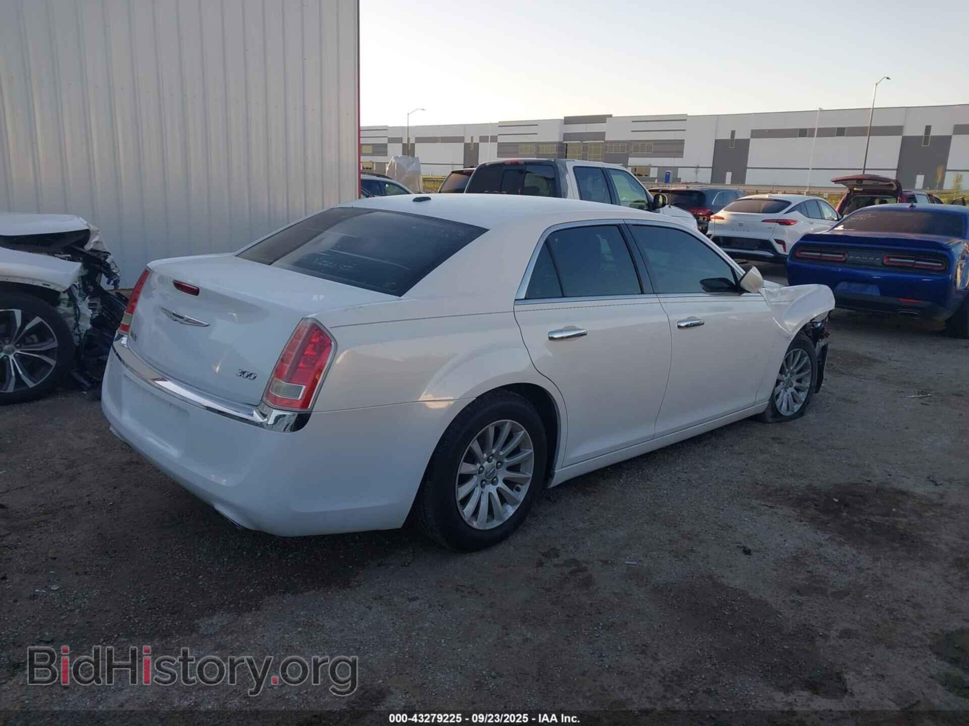 2013 CHRYSLER 300 - VIN: 2C3CCAAG4DH732613 - Фото 4