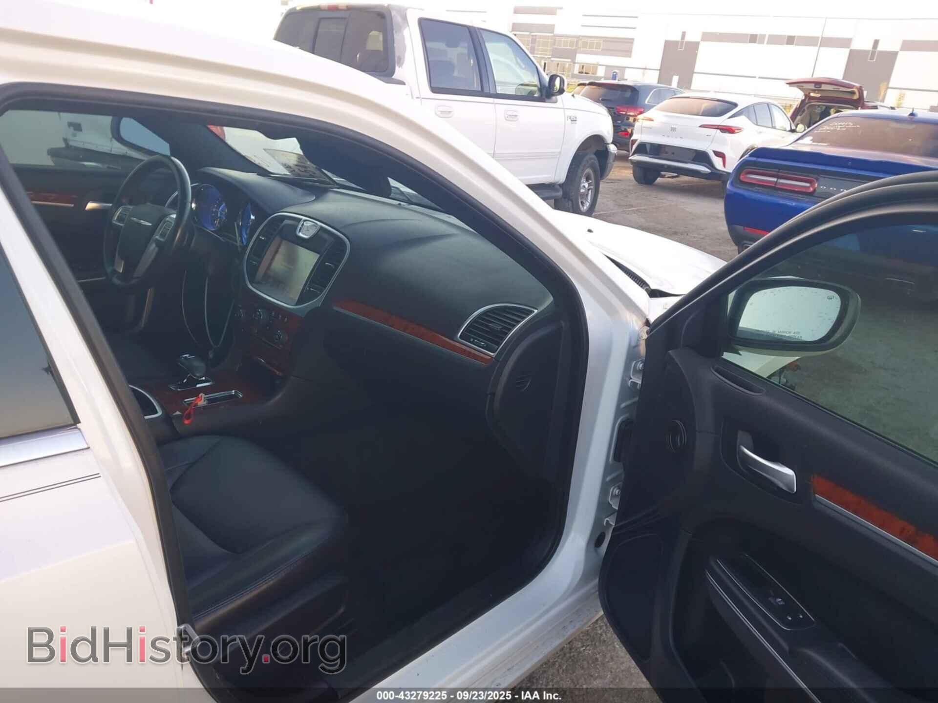 2013 CHRYSLER 300 - VIN: 2C3CCAAG4DH732613 - Фото 5