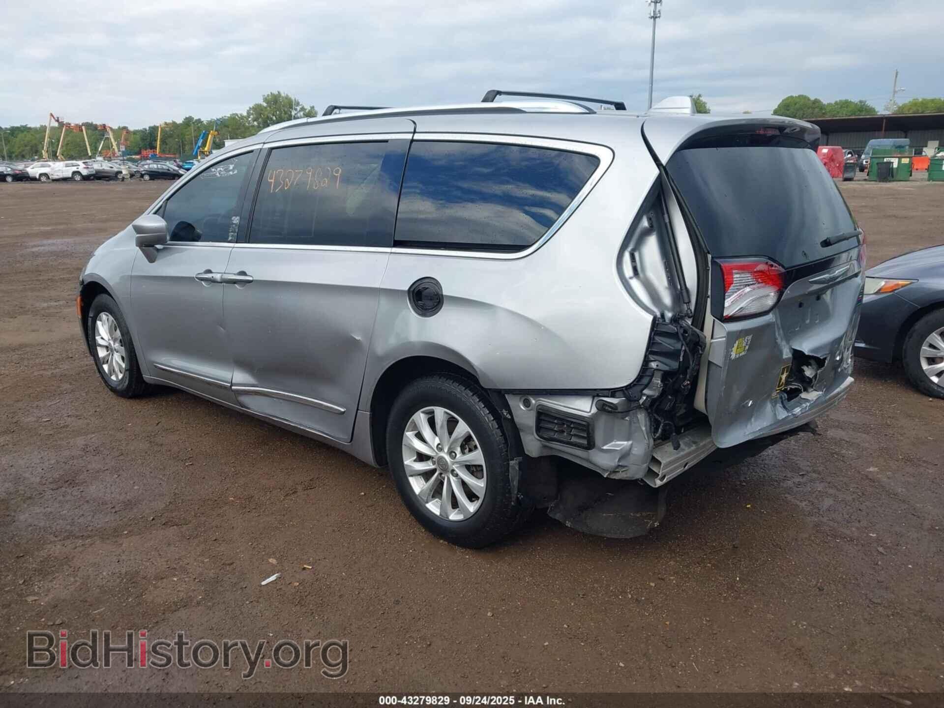 2019 CHRYSLER PACIFICA - VIN: 2C4RC1BG4KR537347 - Фото 3