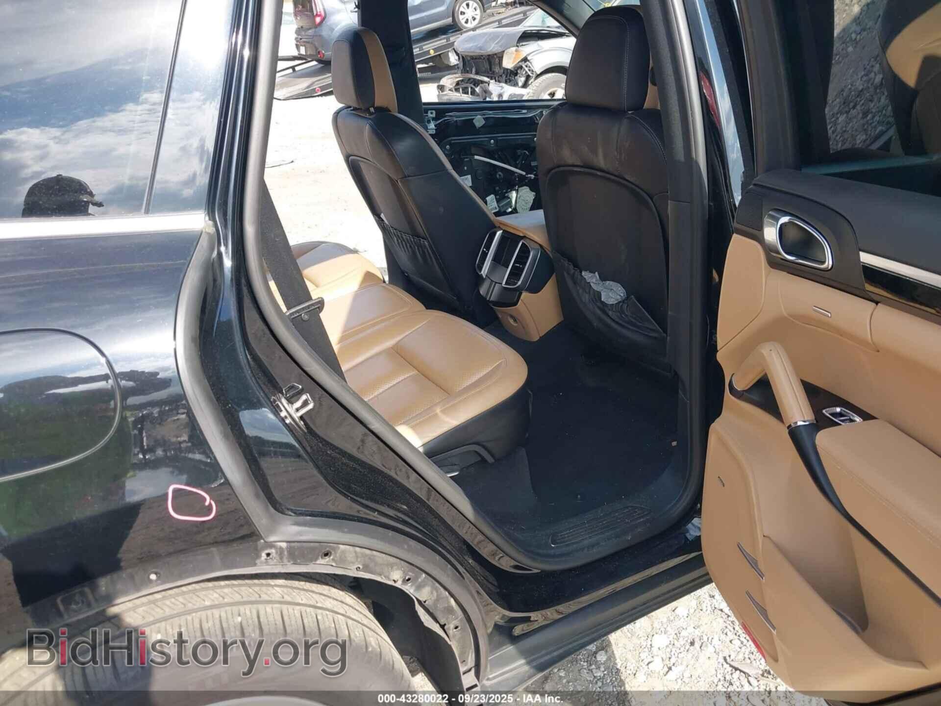 2016 PORSCHE CAYENNE - VIN: WP1AA2A29GKA36246 - Фото 8