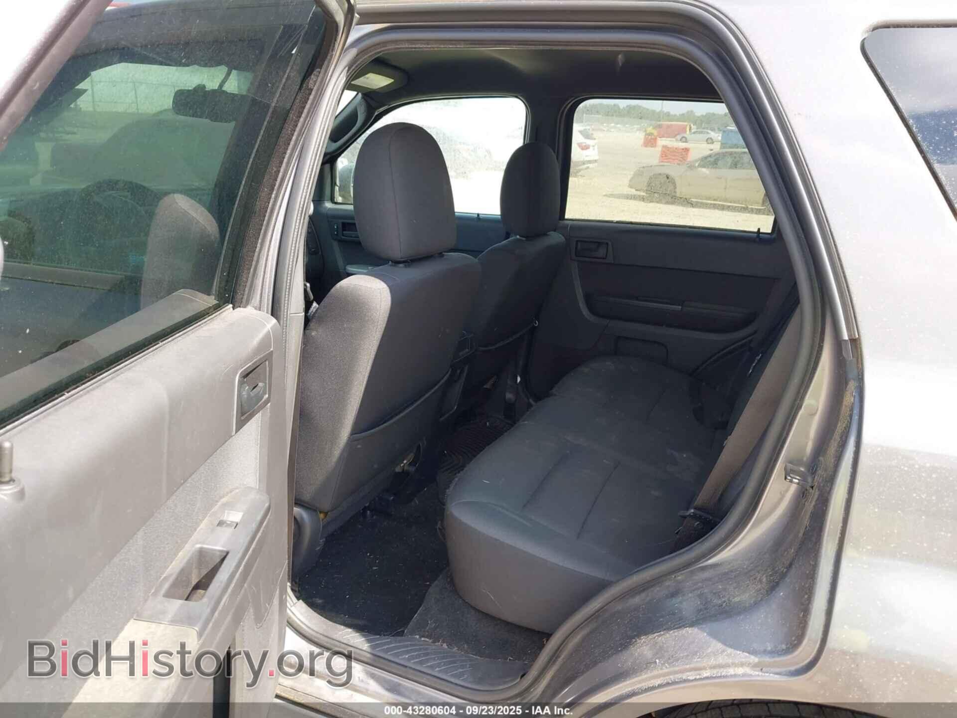 2011 FORD ESCAPE - VIN: 1FMCU9DG2BKB47100 - Фото 8