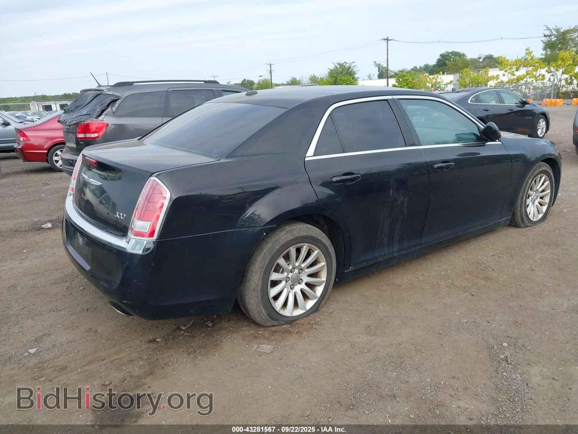 2014 CHRYSLER 300 - VIN: 2C3CCAAG4EH127525 - Фото 4