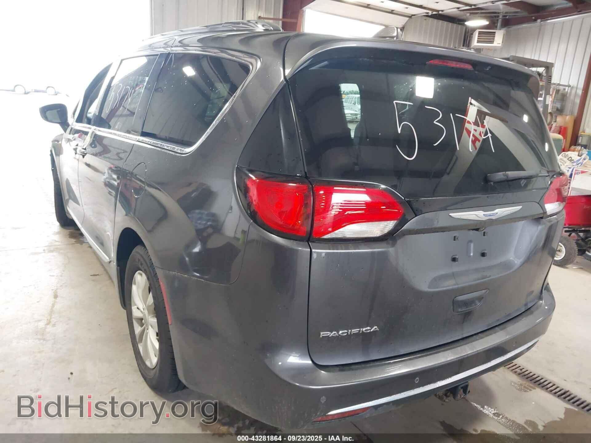 2018 CHRYSLER PACIFICA - VIN: 2C4RC1EG1JR130256 - Фото 3