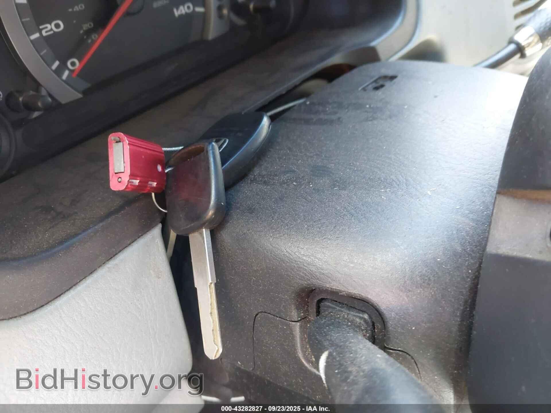 2005 HONDA PILOT - VIN: 5FNYF186X5B057220 - Фото 11